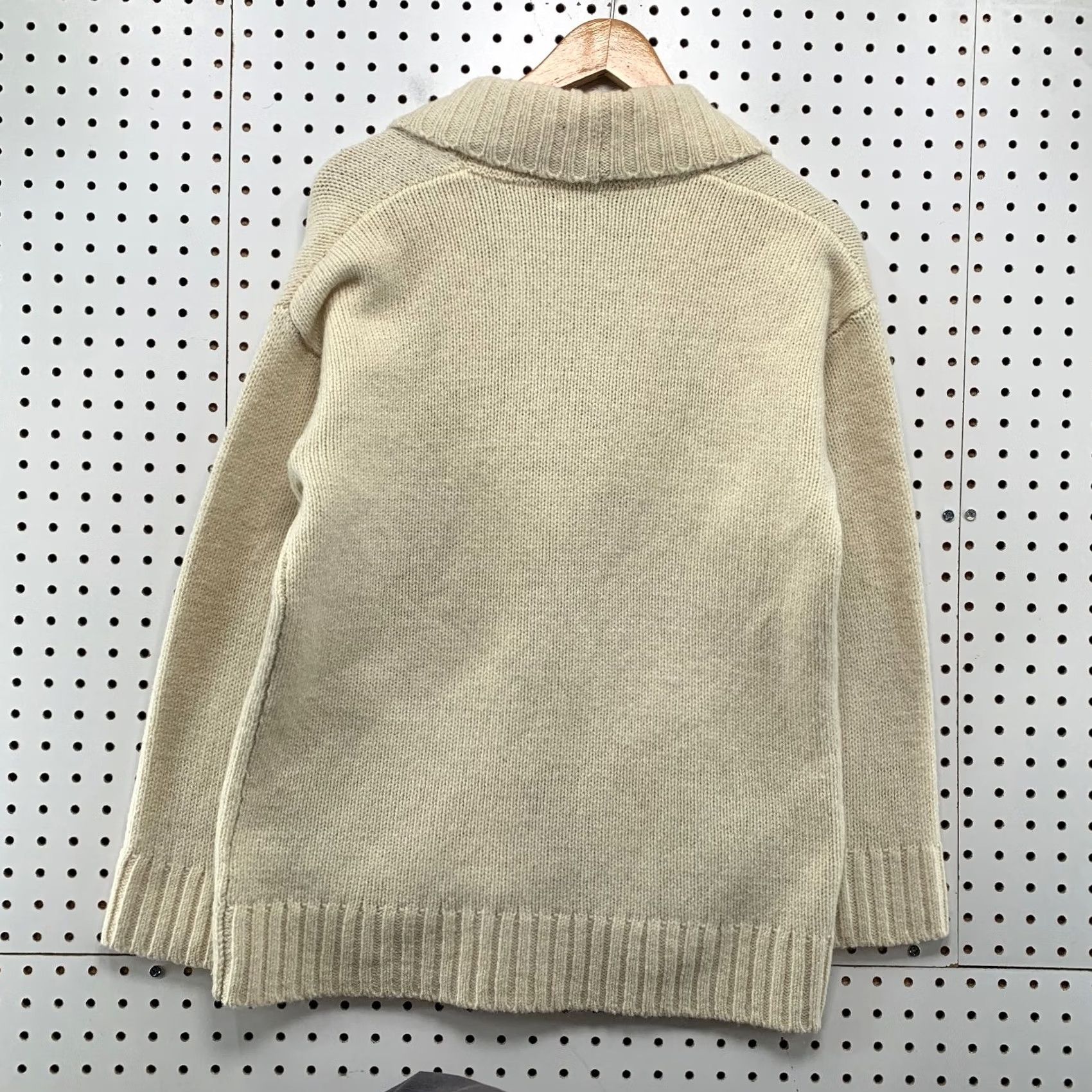 Vintage L.L. Bean Sweater Womens Medium Beige Wool Cardigan Lambswool Shawl Collar Size M / US 6-8 / IT 42-44 - 2 Thumbnail