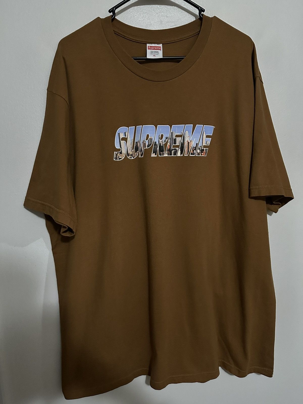 Supreme Supreme Gotham Tee Size US XL / EU 56 / 4 - 1 Thumbnail