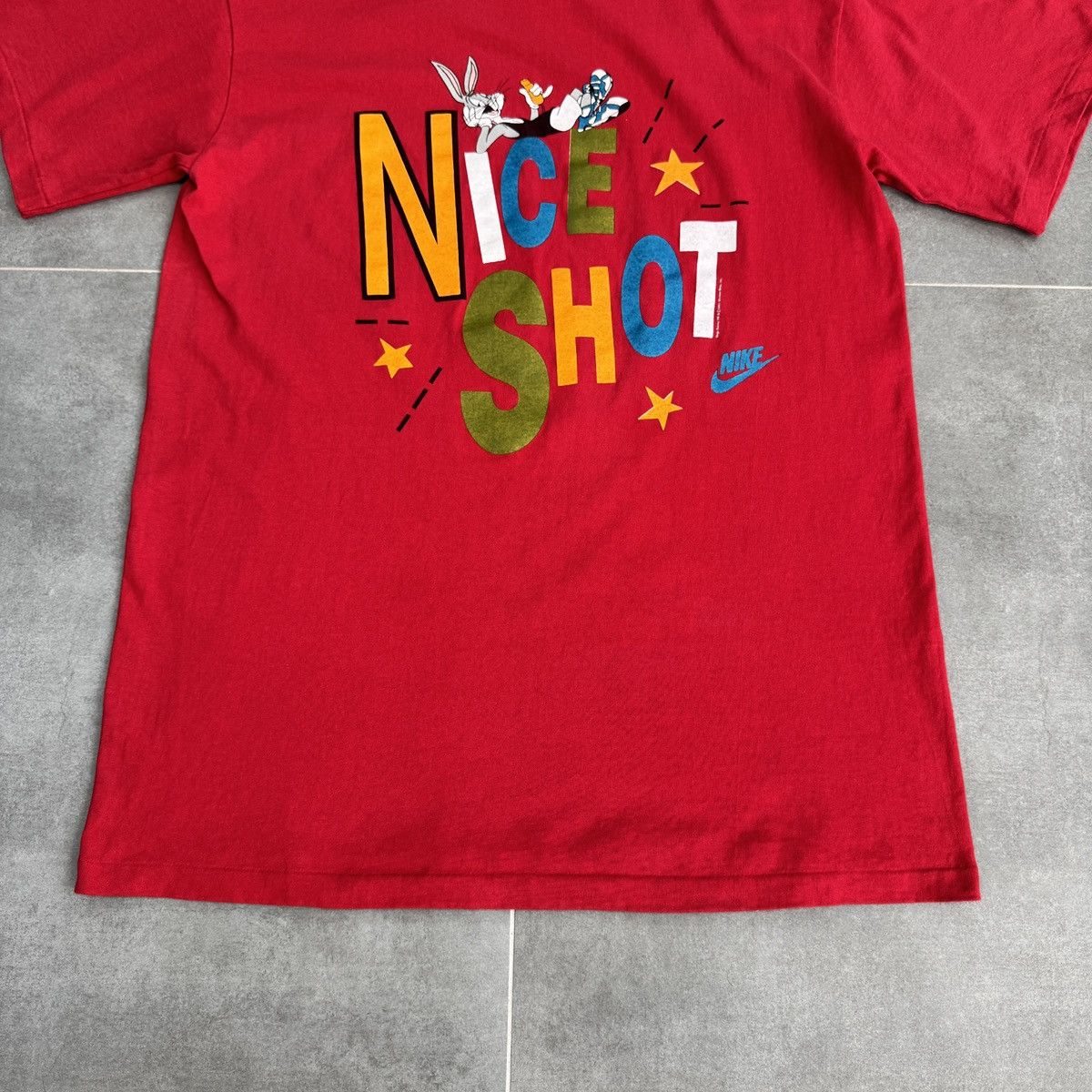 Vintage Vintage Nike Jordan Dunk Bugs Bunny 90s Rare Y2K T-Shirt Size US L / EU 52-54 / 3 - 15 Thumbnail