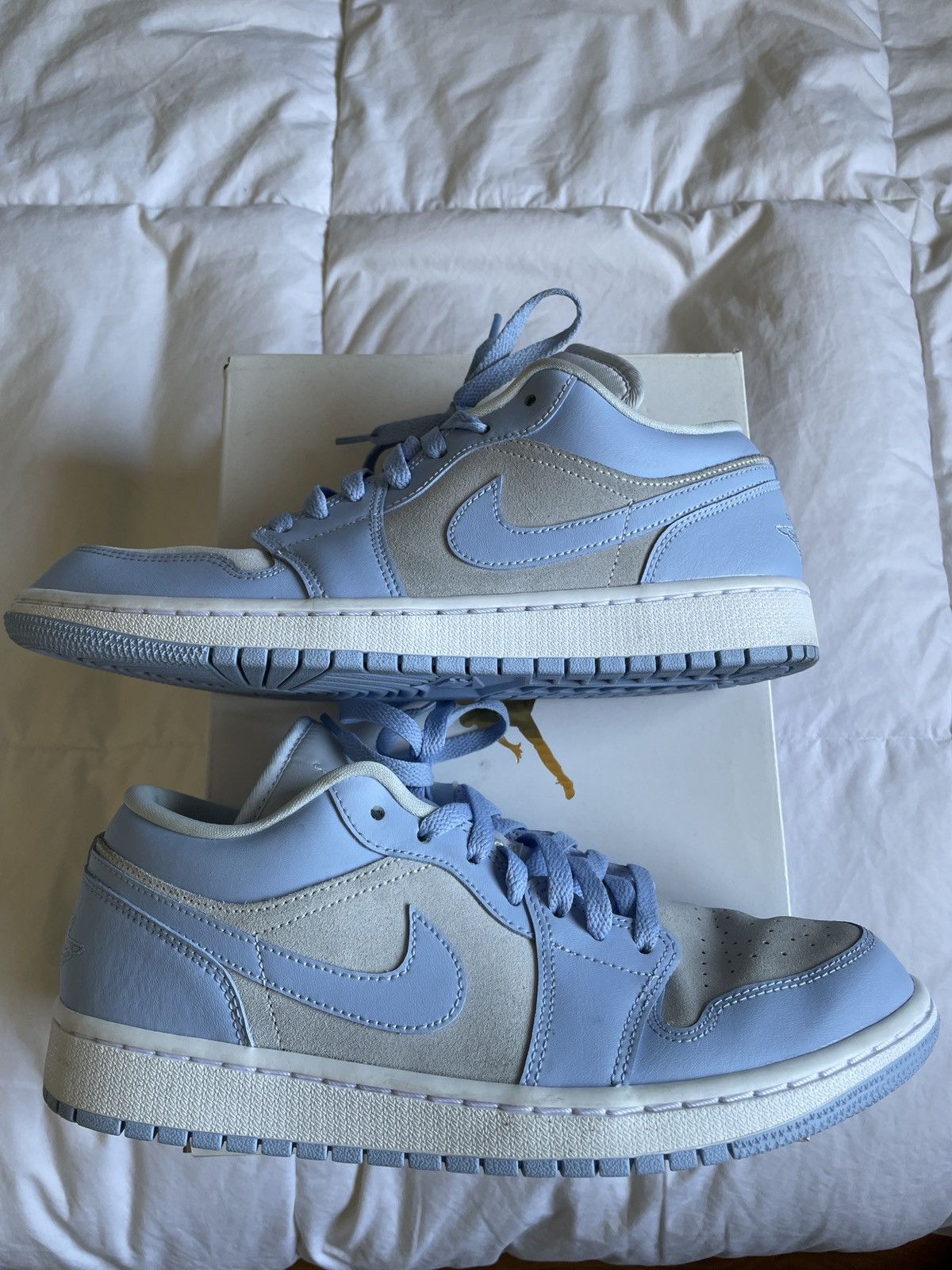 Nike Air Jordan 1 low Size US 8.5 / EU 41-42 - 2 Thumbnail