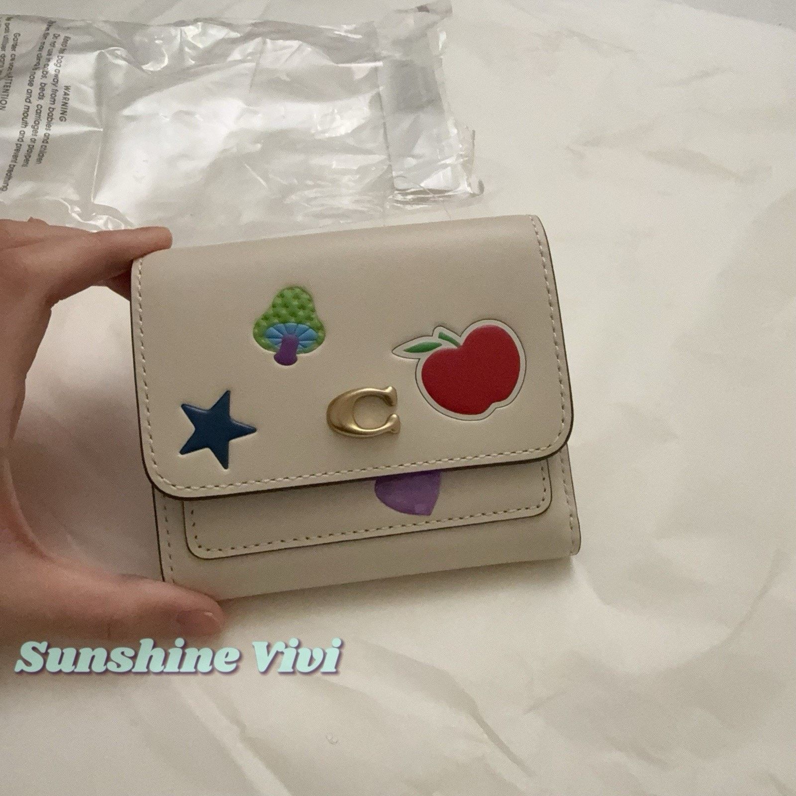 Coach NWT COACH Mila Small Flap Wallet With Sticker Chalk CCD00 Size ONE SIZE - 4 Thumbnail