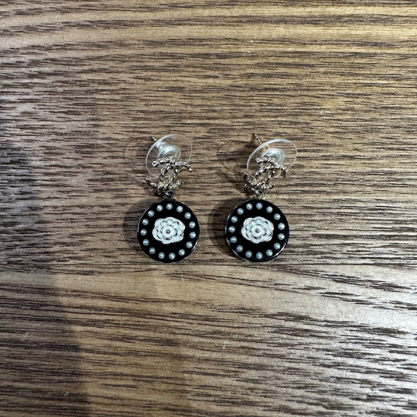 Chanel Chanel mar487 Camellia Logo Earrings Size ONE SIZE - 1 Thumbnail