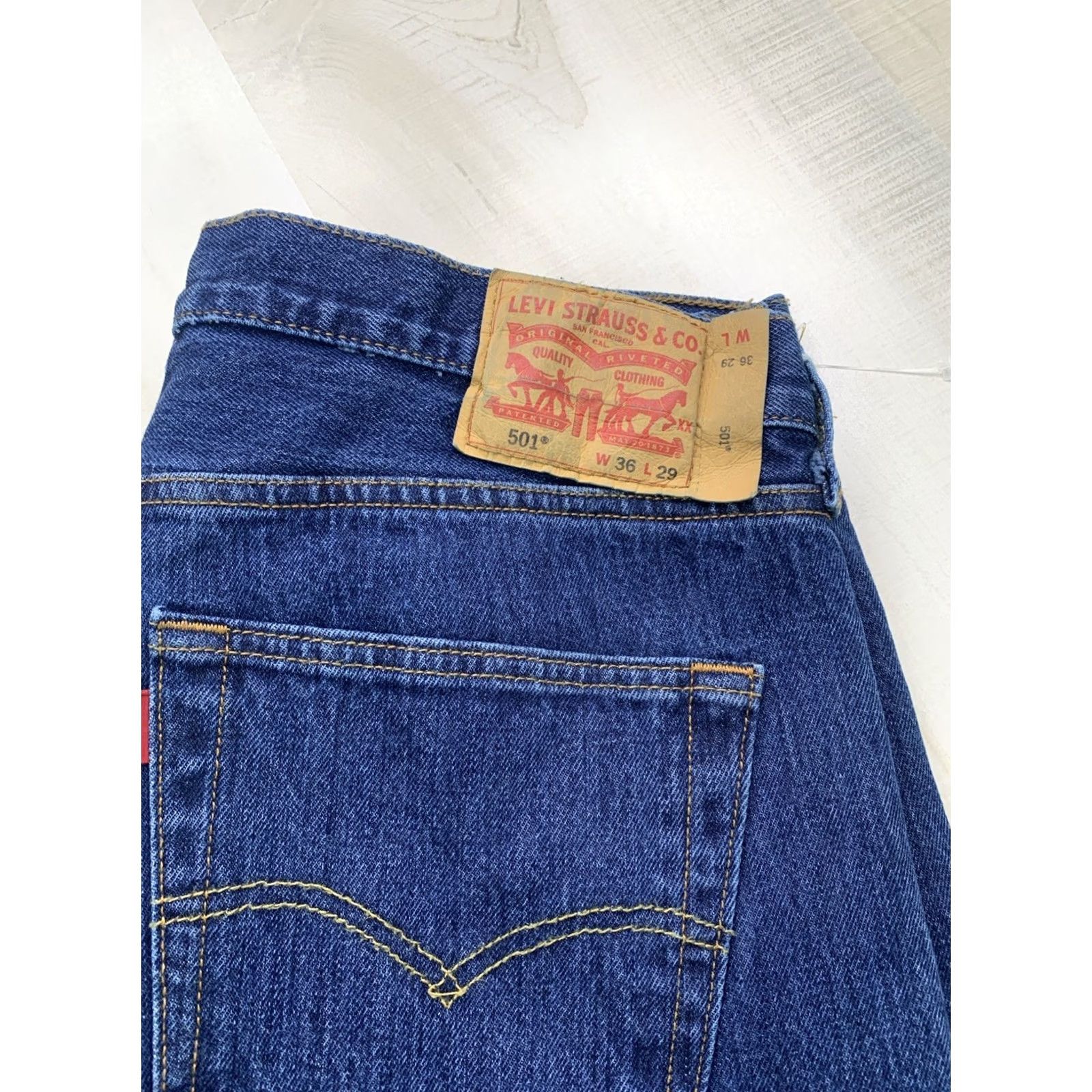 Levi's VINTAGE Levi’s 501 Straight Jeans Mens Denim Blue Button Fly 36x29 Medium Wash 90s USA" Size US 36 / EU 52 - 2 Thumbnail