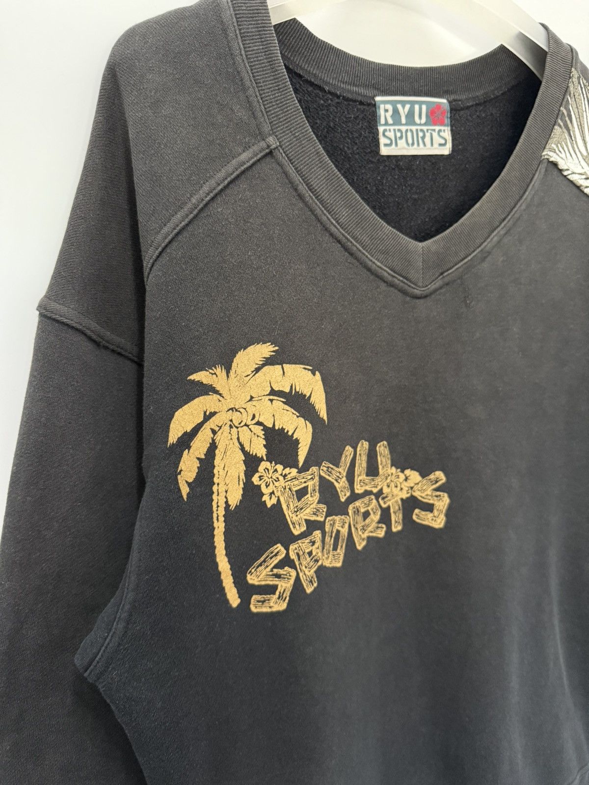 Other 🔥 Ryu Sports Surf style V-neck Sweatshirt - M Size US S / EU 44-46 / 1 - 5 Thumbnail
