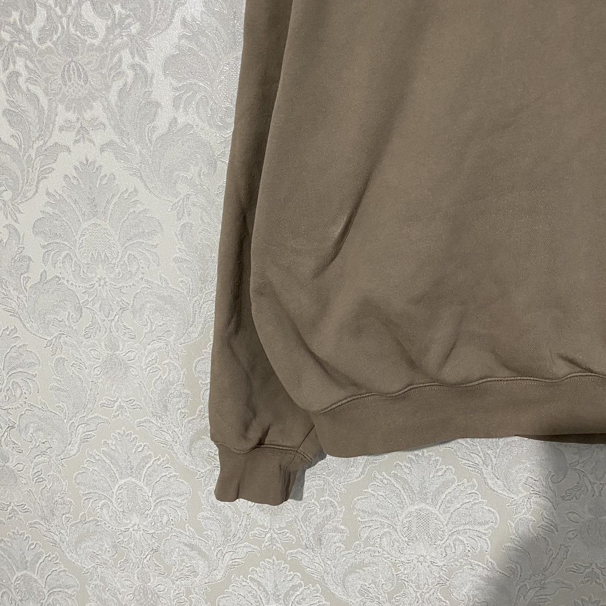 FOG Fear Of God Essentials Crewneck Desert Taupe M Size US M / EU 48-50 / 2 - 2 Thumbnail
