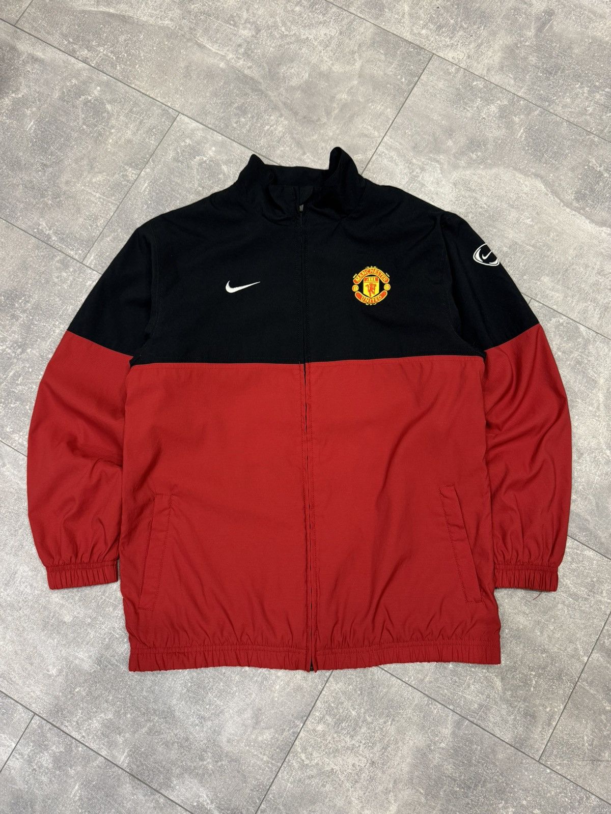 Nike Vintage 2009 Nike Manchester United Nylon Jacket Track Top Size US M / EU 48-50 / 2 - 1 Thumbnail