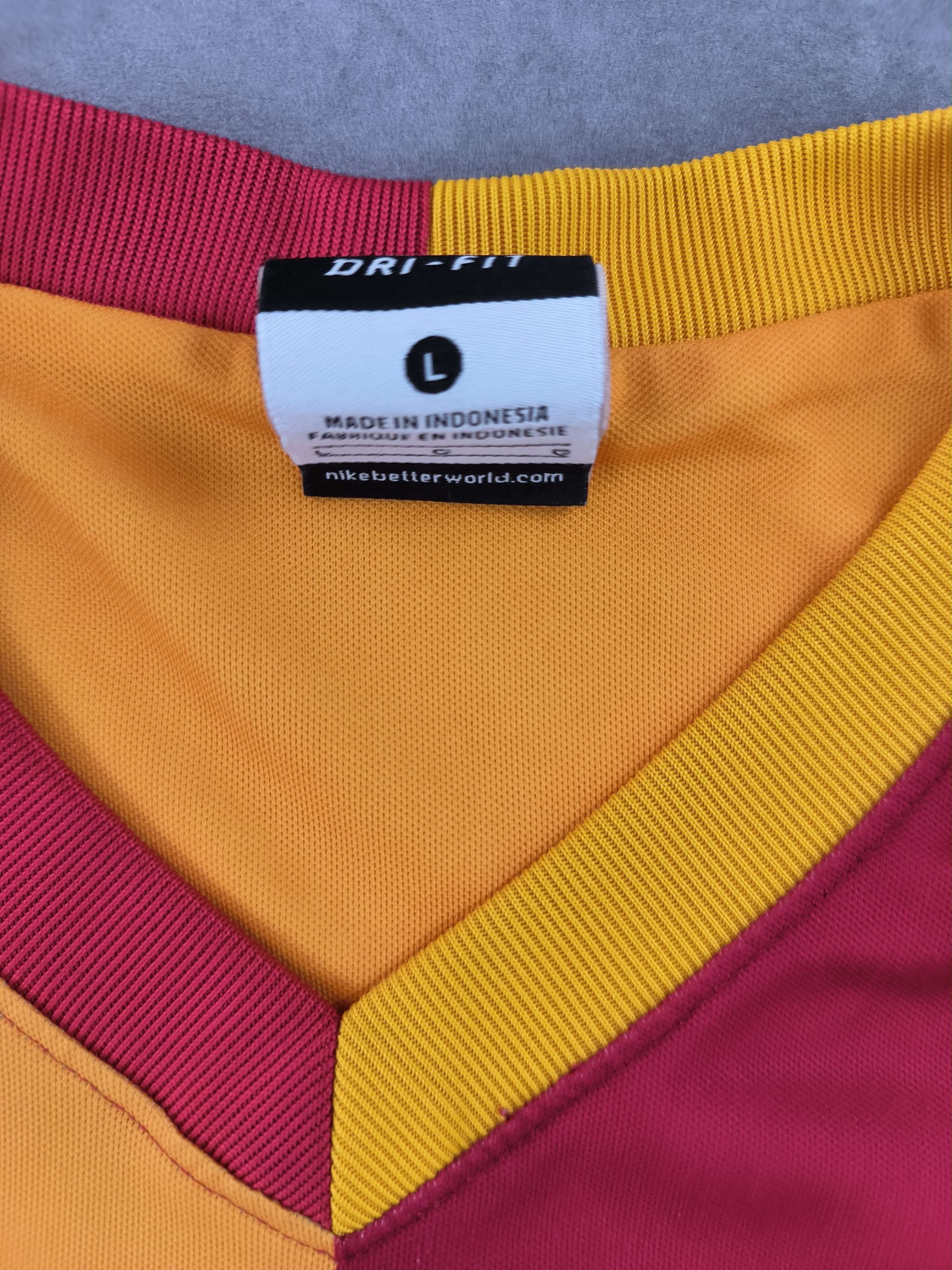 Nike Galatasaray 2013-14 Nike home football jersey shirt size L Size US L / EU 52-54 / 3 - 5 Thumbnail