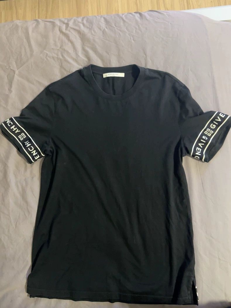 Givenchy Givenchy Logo letter short sleeve Size US L / EU 52-54 / 3 - 1 Thumbnail