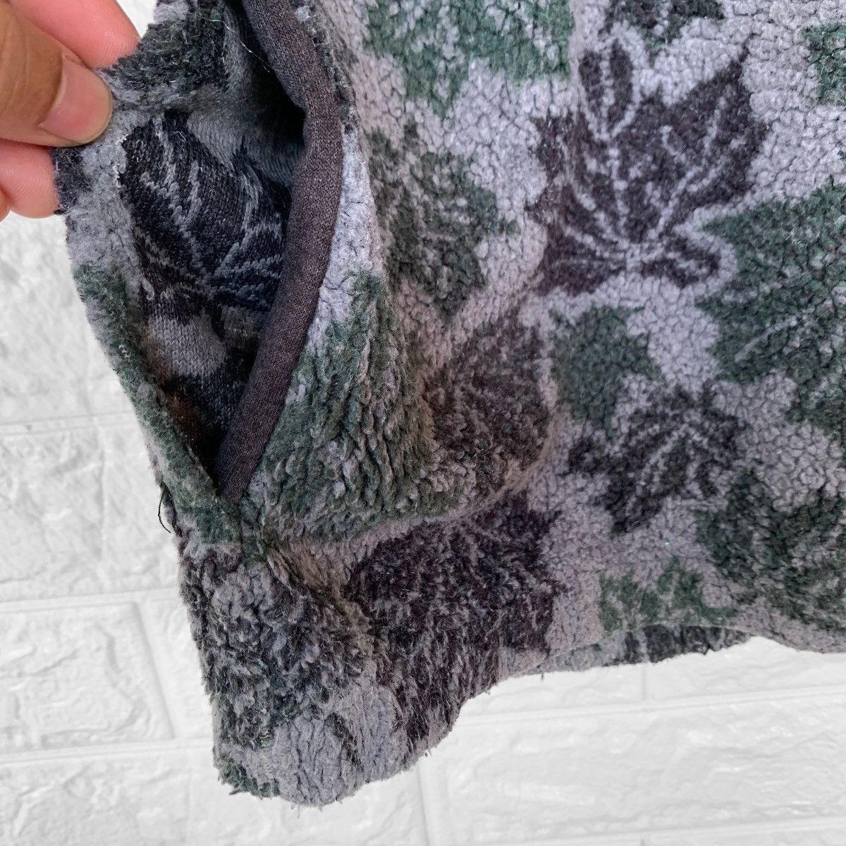 Vintage Vintage 1990s GGS Canada Leaf Design Fleece Jacket Size US M / EU 48-50 / 2 - 8 Thumbnail