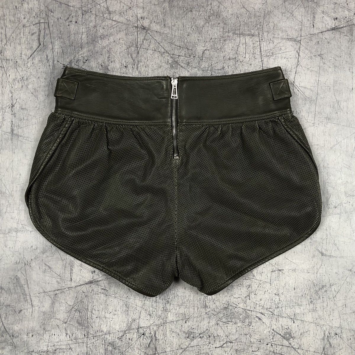 Belstaff × Leather Vintage Belstaff Leather Mesh England London Shorts y2k og Size 28" / US 6 / IT 42 - 7 Thumbnail