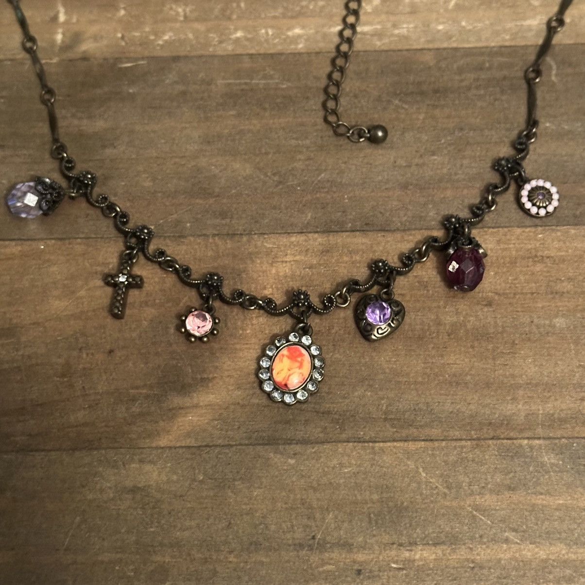 Other Avon NR bronze tone Victorian style charm necklace Size ONE SIZE - 7 Thumbnail