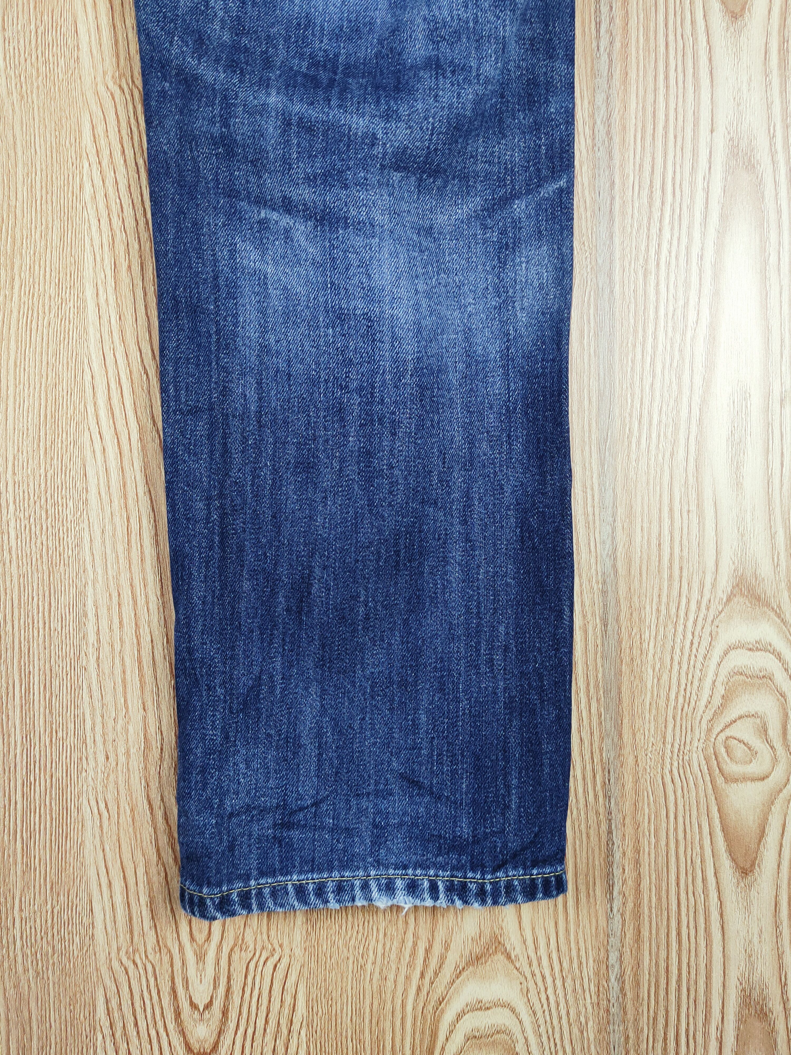Japanese Brand Uniqlo Dark Blue Distressed Ripped Jeans #S2727 Size US 35 - 7 Thumbnail
