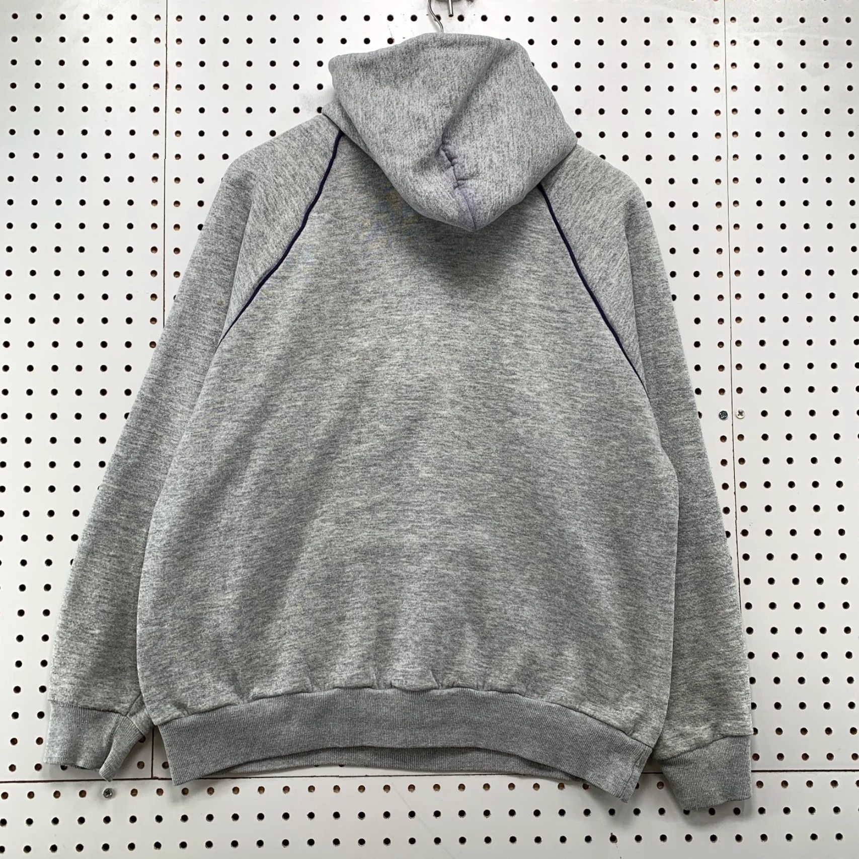 Disney VINTAGE Disney Hoodie Mens XL Gray Epcot Center Fleece Made USA Neon? Size US XL / EU 56 / 4 - 2 Thumbnail