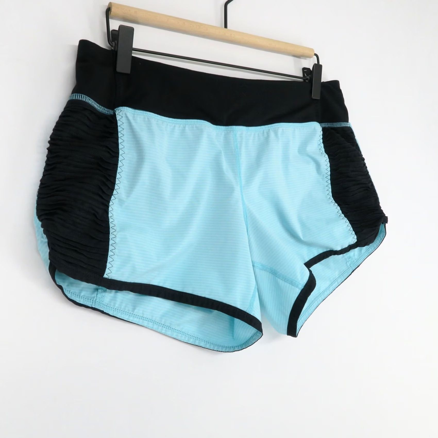 Lululemon Lululemon Shorts Womens 8 Blue Aqua Black Striped Ruched Running Athletic Size 30" / US 8 / IT 44 - 2 Thumbnail