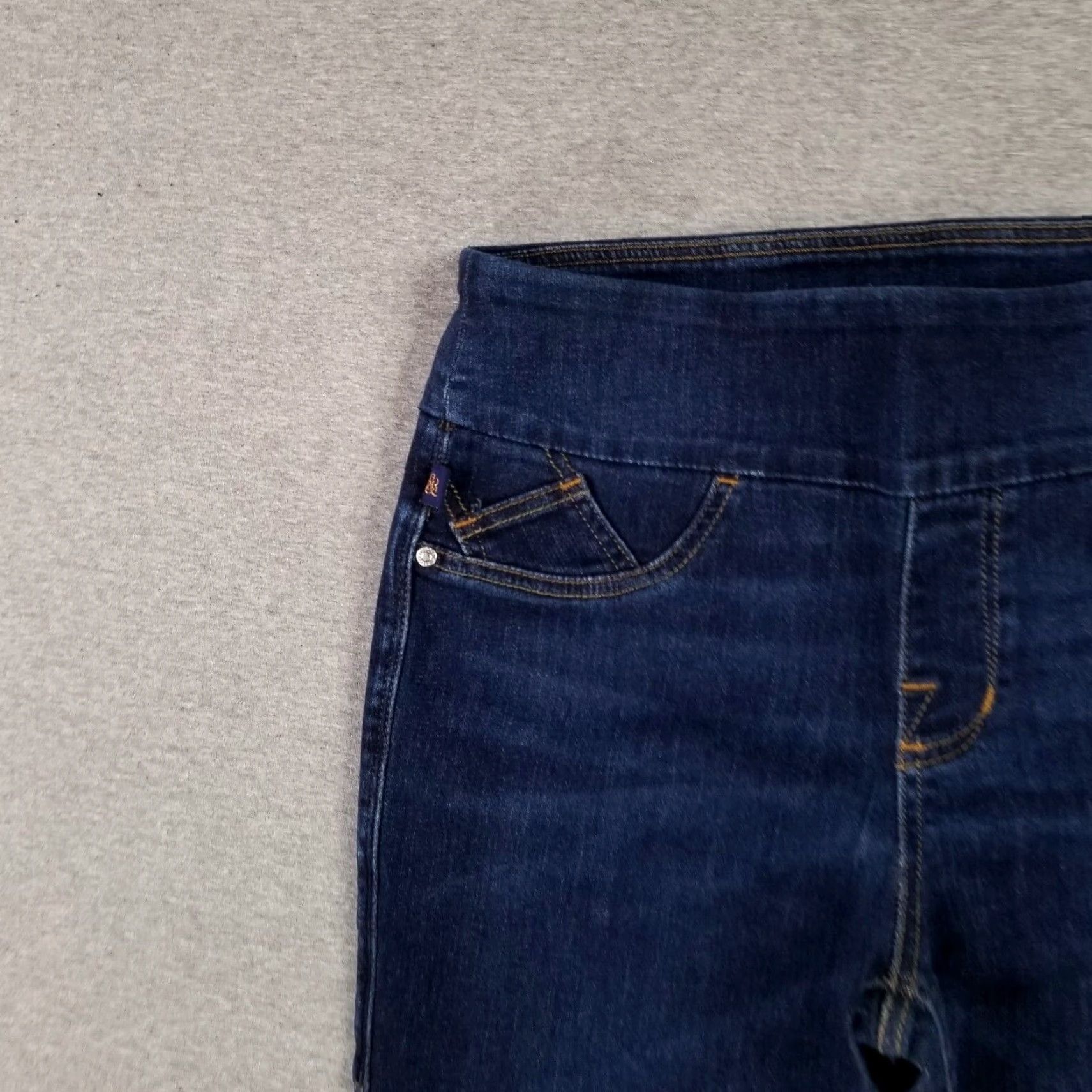 Rock & Republic Jeans Rock & Republic Size 12 Pull On Fever Crop Denim RX Slimming Stretch Dark Blue 30 in Inseam Womens