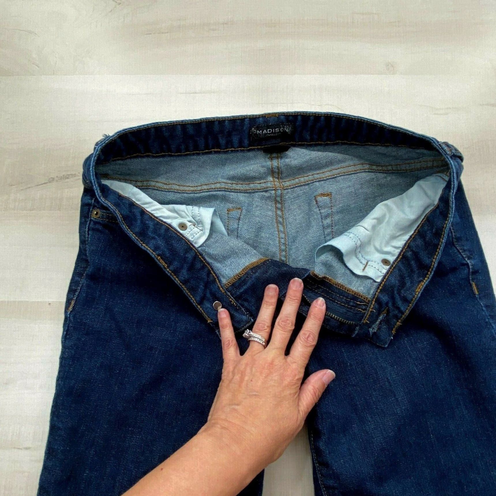 Madison Madison Cropped Leg Dark Wash Jeans Womens 6 Regular Blue Size 28" / US 6 / IT 42 - 3 Thumbnail
