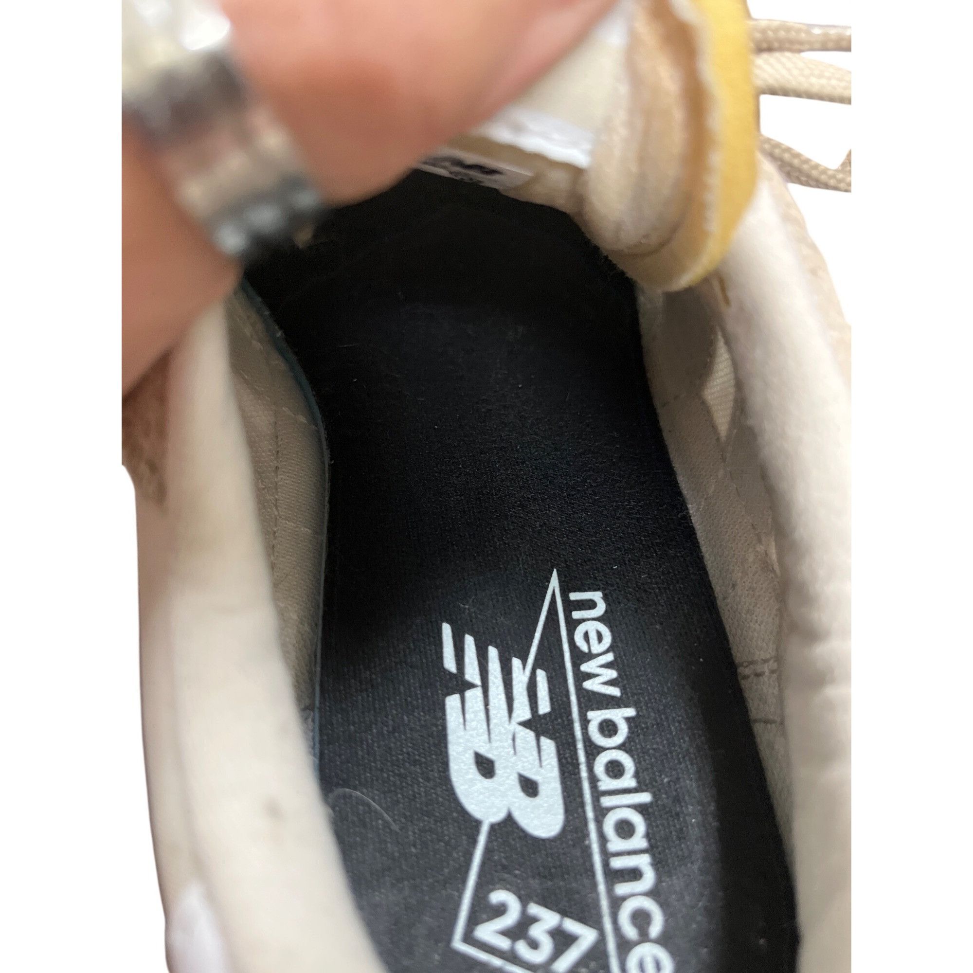 New Balance New Balance 237 wms tan white suede casual athletic sneakers Size US 8.5 / IT 38.5 - 9 Thumbnail
