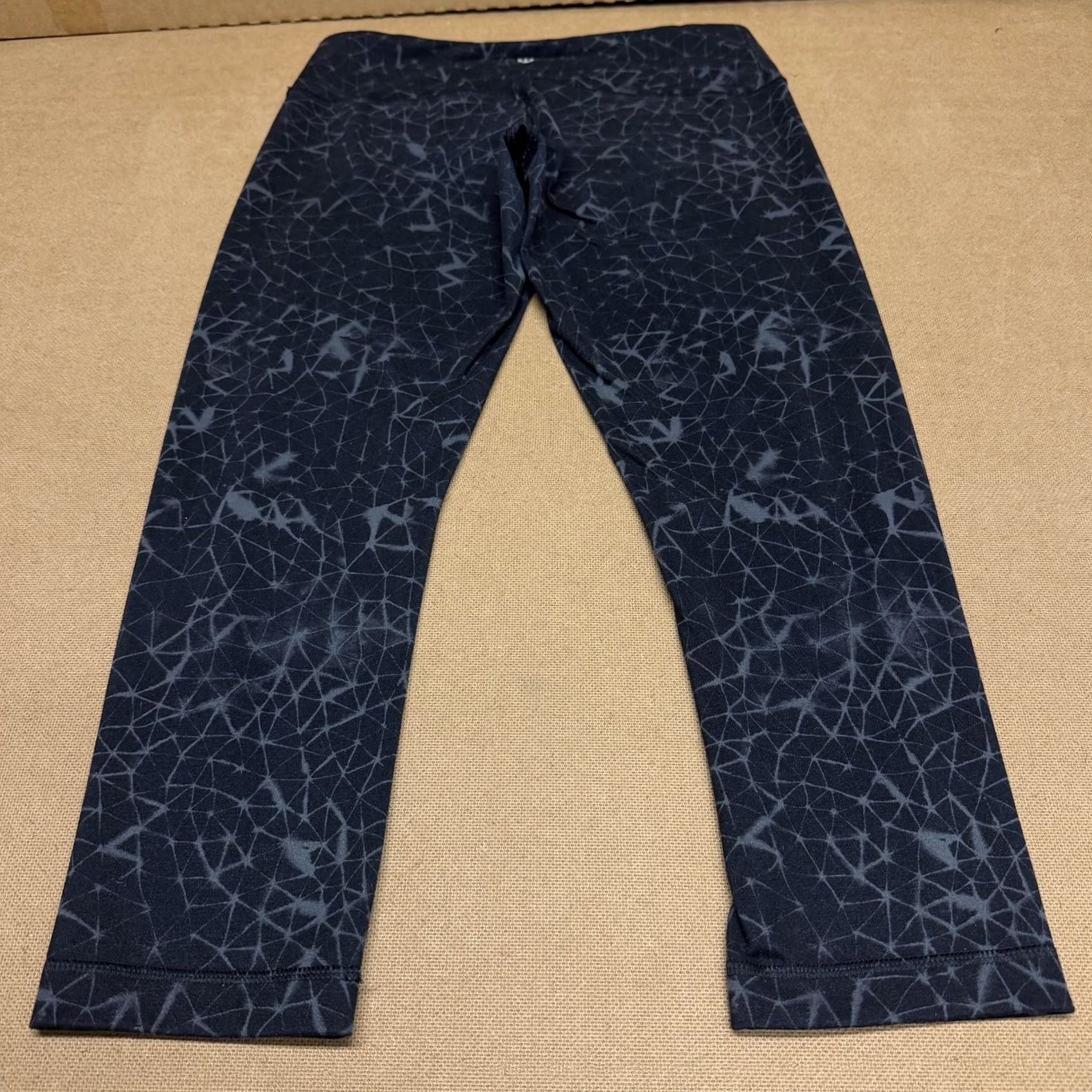Lululemon Lululemon Leggings Womens 8 Black Geometric Print Capri Athletic Yoga Running Size 30" / US 8 / IT 44 - 7 Thumbnail