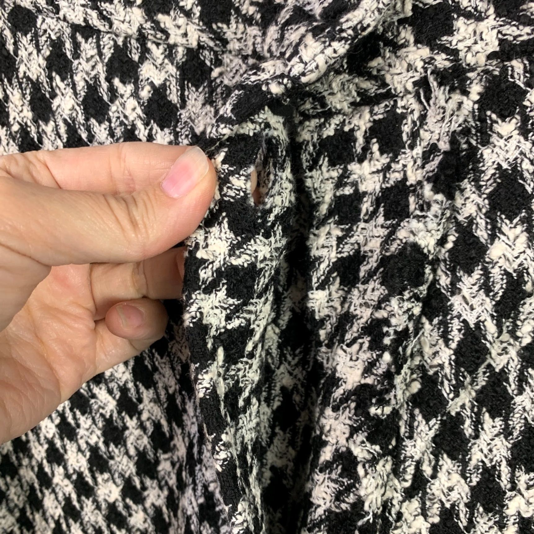 Zara VINTAGE Zara Black Cream White Houndstooth Tweed Dark Academia Midi A-Line Skirt Medium Size 32" / US 10 / IT 46 - 4 Thumbnail