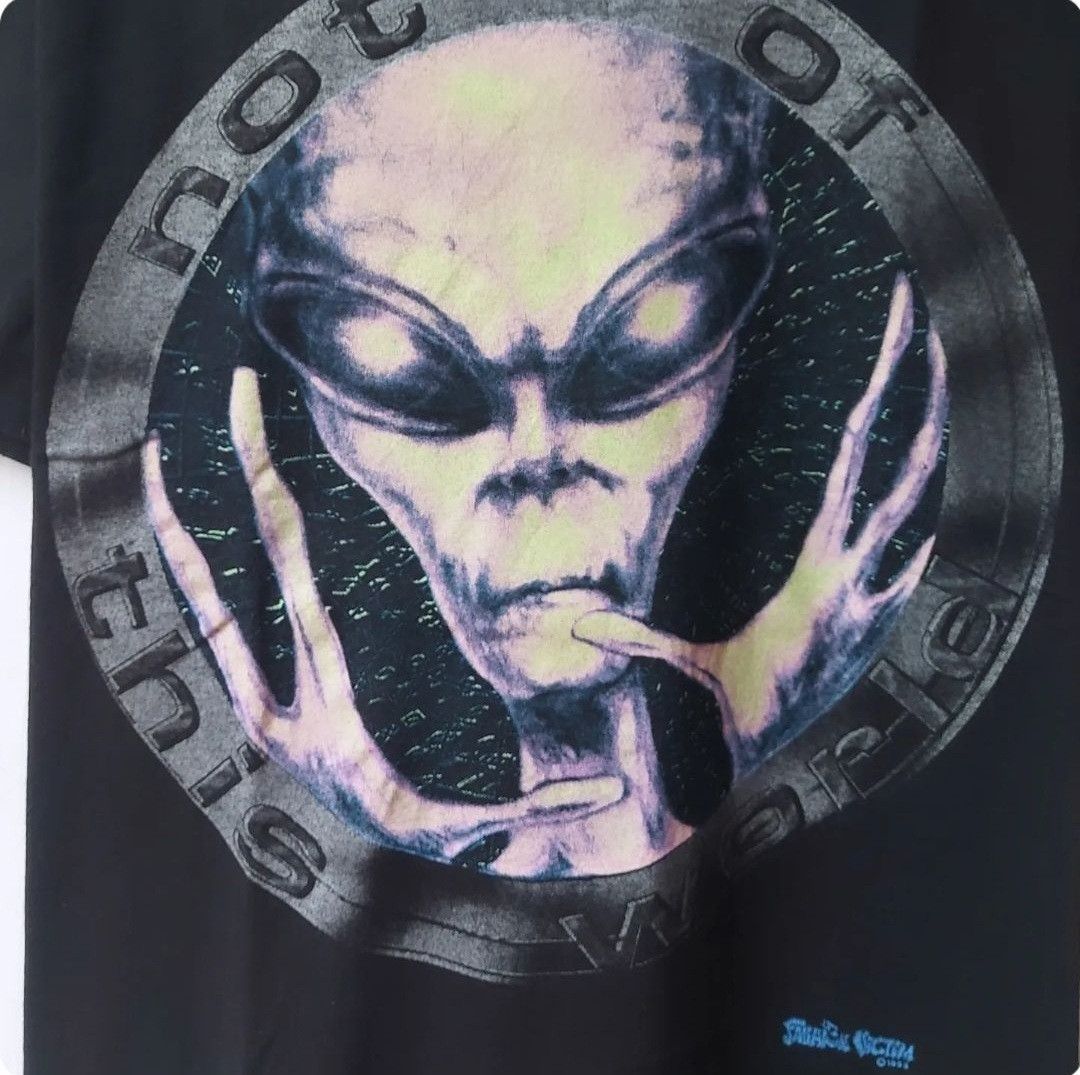 Fashion Victim × Vintage 🔥RARE🔥90's Fashion Victim Alien 'Not of This World' Tshirt Size US L / EU 52-54 / 3 - 3 Thumbnail