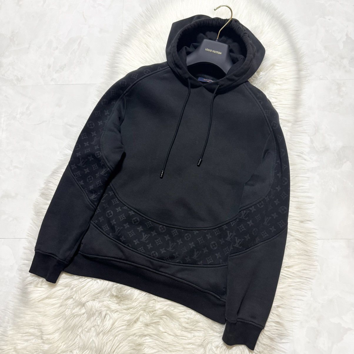Louis Vuitton Authentic Louis Vuitton Circle Monogram Hoodie Pullover Size US S / EU 44-46 / 1 - 5 Thumbnail