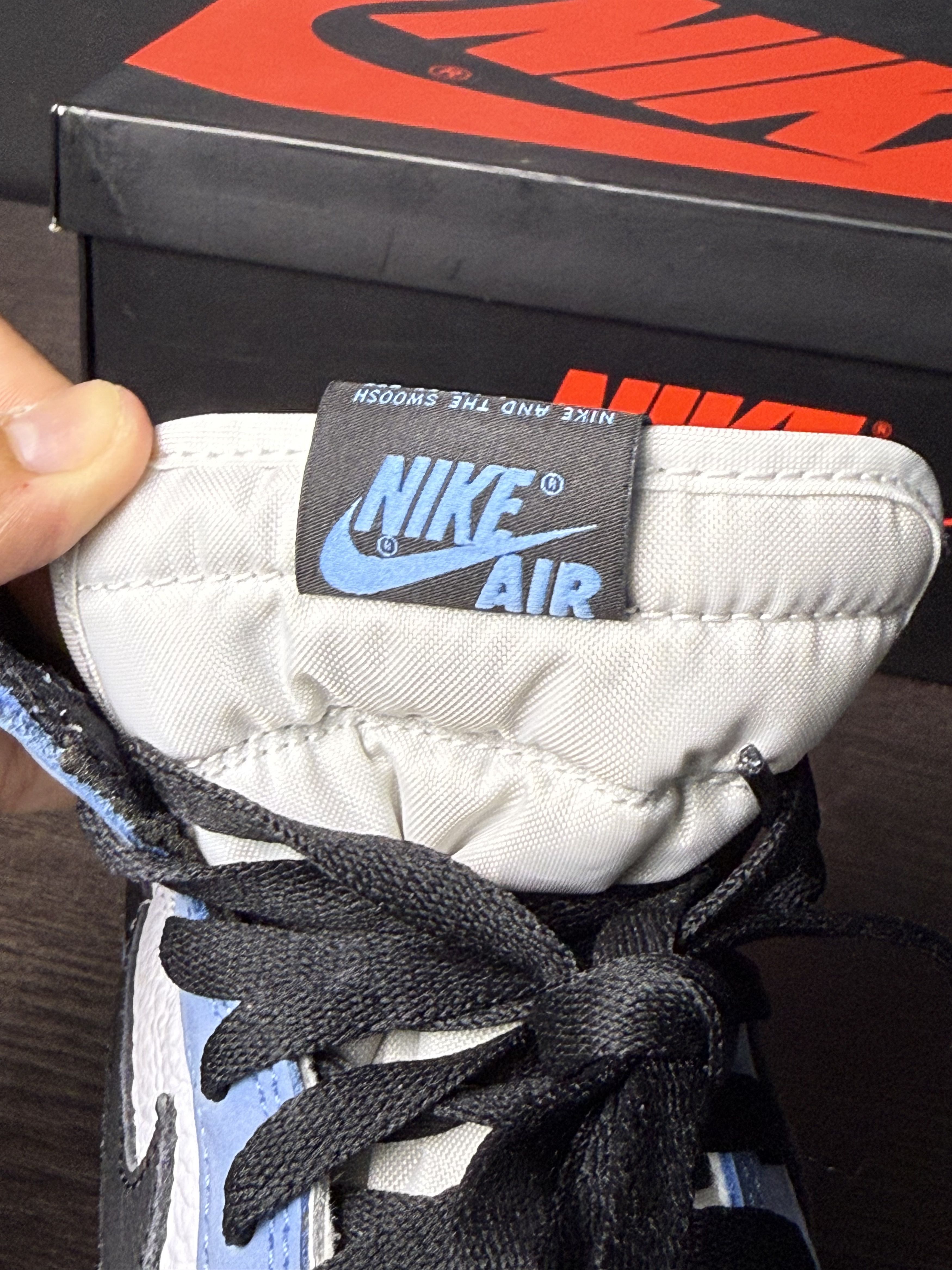 Nike Air Jordan 1 Retro High OG "University Blue" (GS) **PRE-OWNED** - Size 6.5Y (US) Size US 6.5 / EU 39-40 - 5 Thumbnail