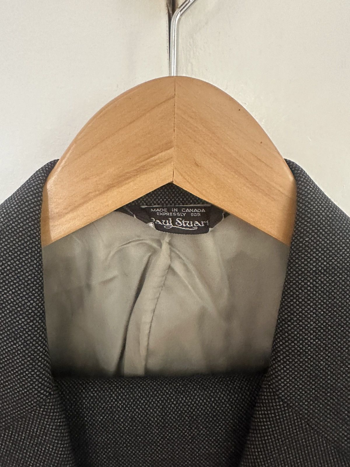 Paul Stuart Paul Stuart Grey Birdseye Wool Suit | 38R / 32W Size 38R - 11 Thumbnail