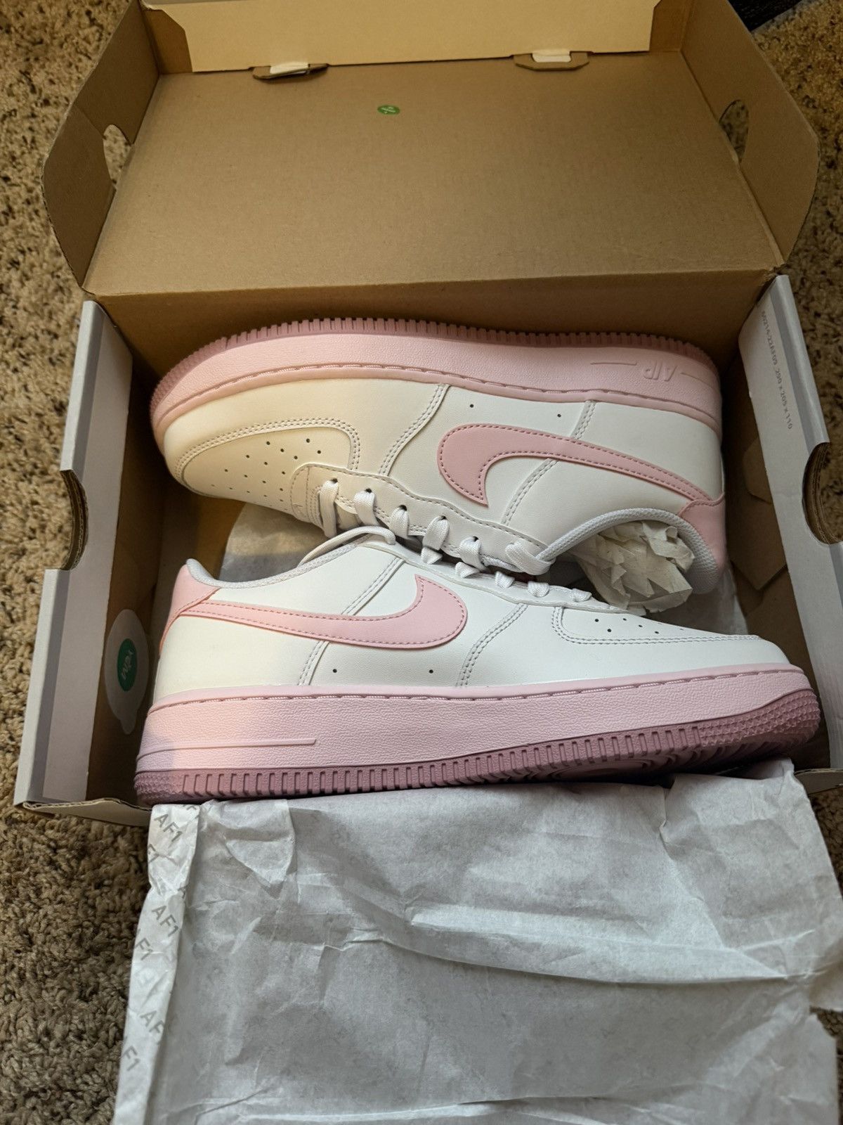 Nike Air Force 1 “ White Pink Foam” GS Size US 8.5 / IT 38.5 - 1 Thumbnail