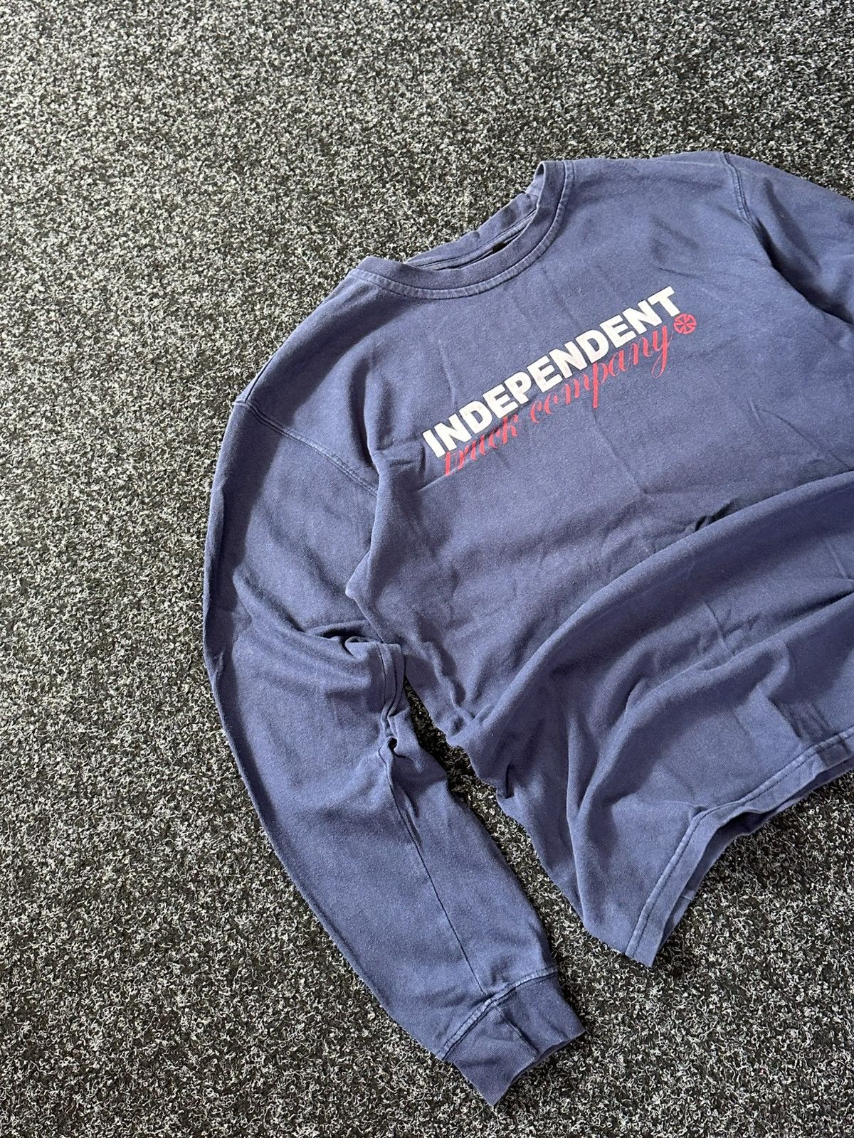 Independent Truck Co. × Vintage 🚨 Y2K INDEPENDENT TRUCK CO longsleeve SK8 RARE BIG LOGO Size US M / EU 48-50 / 2 - 2 Thumbnail