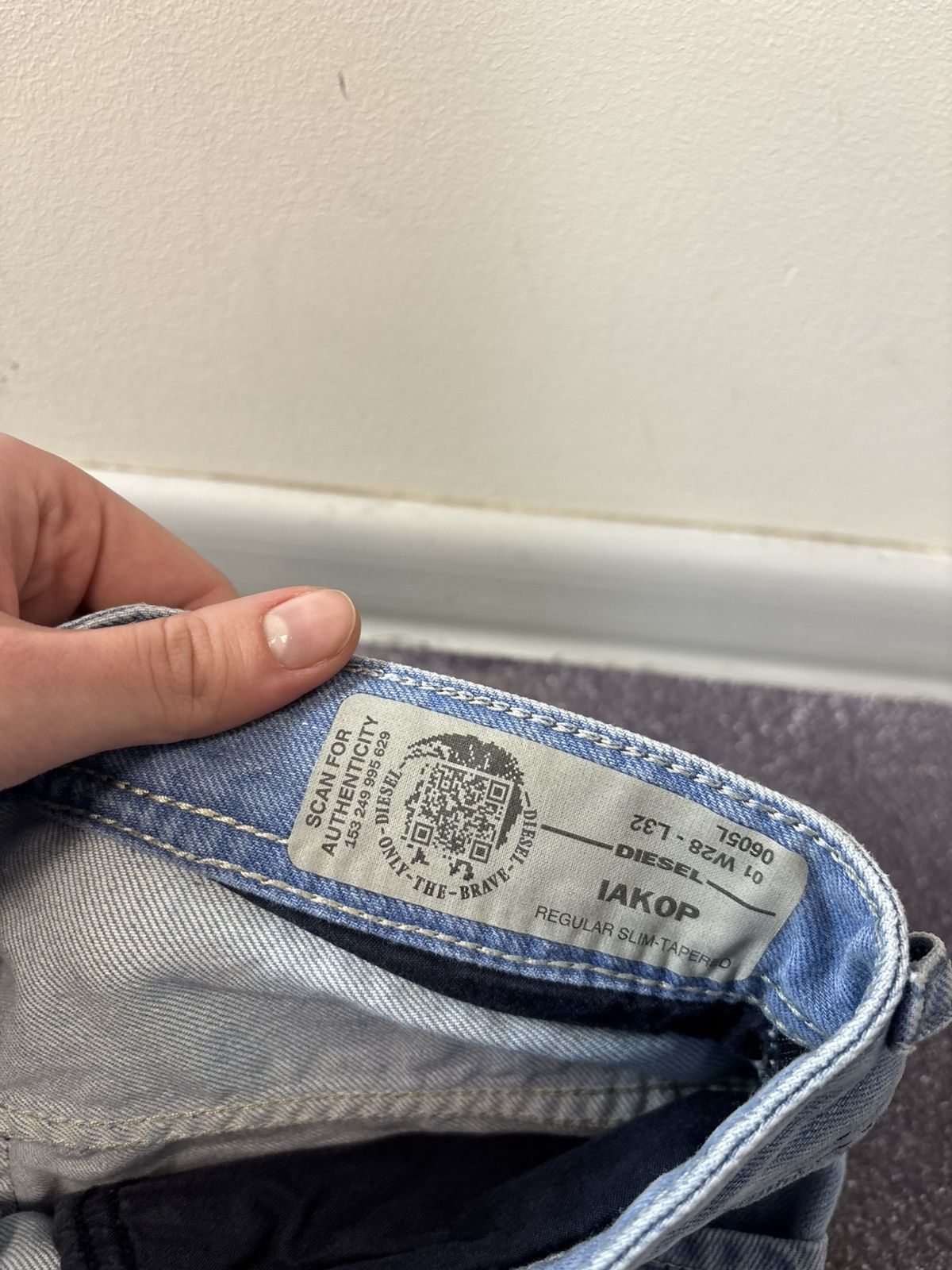 Diesel Diesel Iakop NWT Men’s Regular Slim Tapered Blue Denim Jeans Size US 28 / EU 44 - 10 Thumbnail