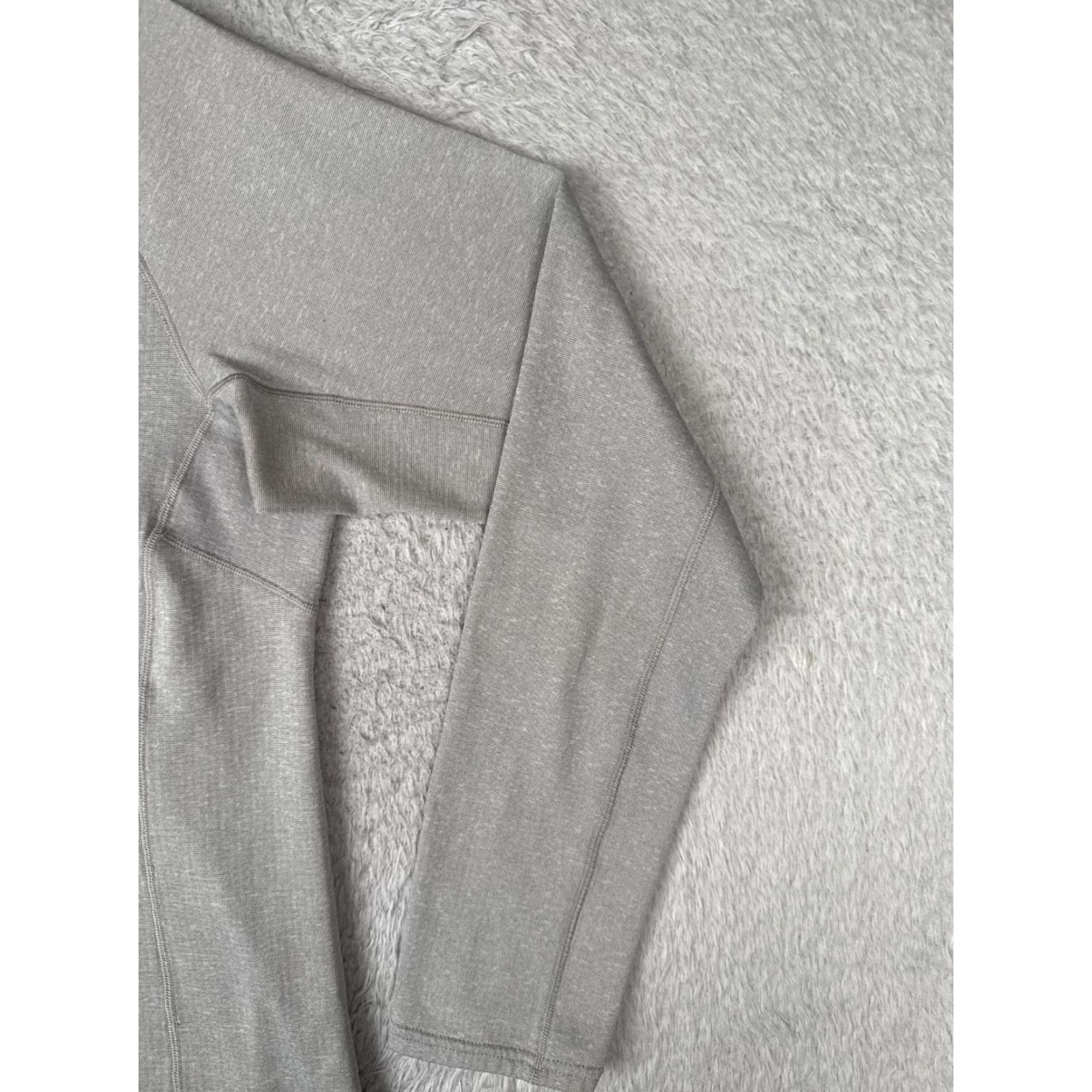 Patagonia Patagonia Shirt Women Medium Gray Capilene Baselayer 1/4 Zip Activewear Made in El Salvador Regular M Gray Womens 1/4 Zip Patagonia Shirt Size M / US 6-8 / IT 42-44 - 2 Thumbnail