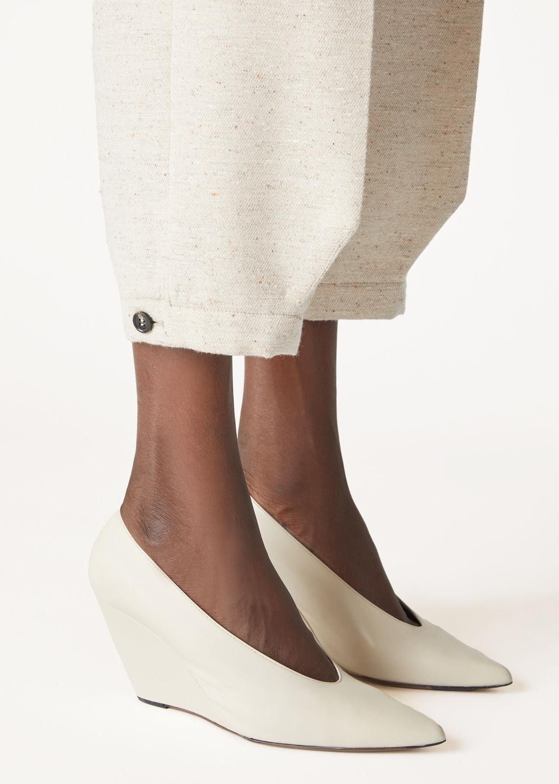 Loro Piana o1srvl11e1125 FAO4743 Dylan Trousers in Light Beige Size 25" / US 0 / IT 36 - 5 Thumbnail