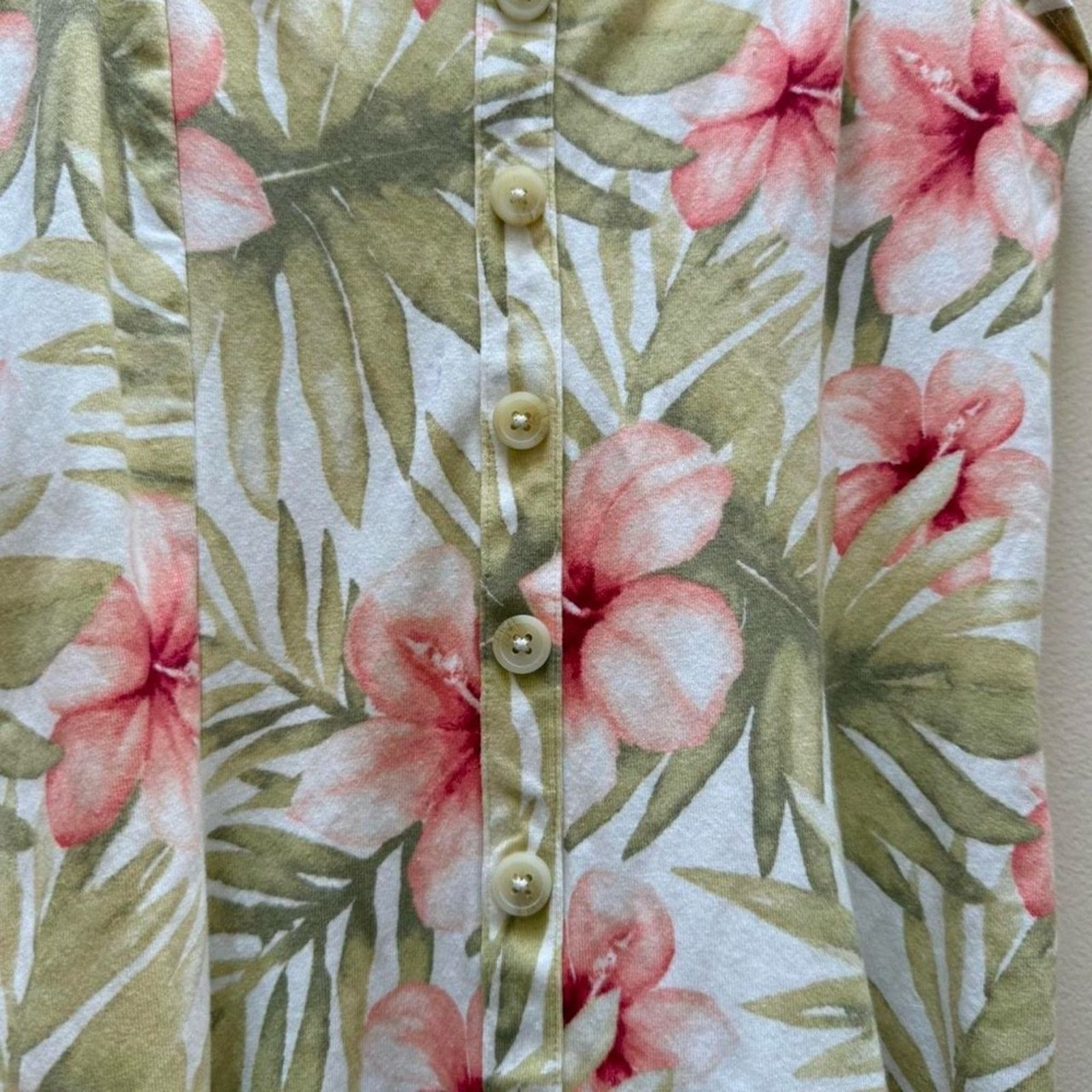 Forever 21 Forever 21 Hibiscus Floral Print Romper Size Small Size 26" / US 2 / IT 38 - 3 Thumbnail