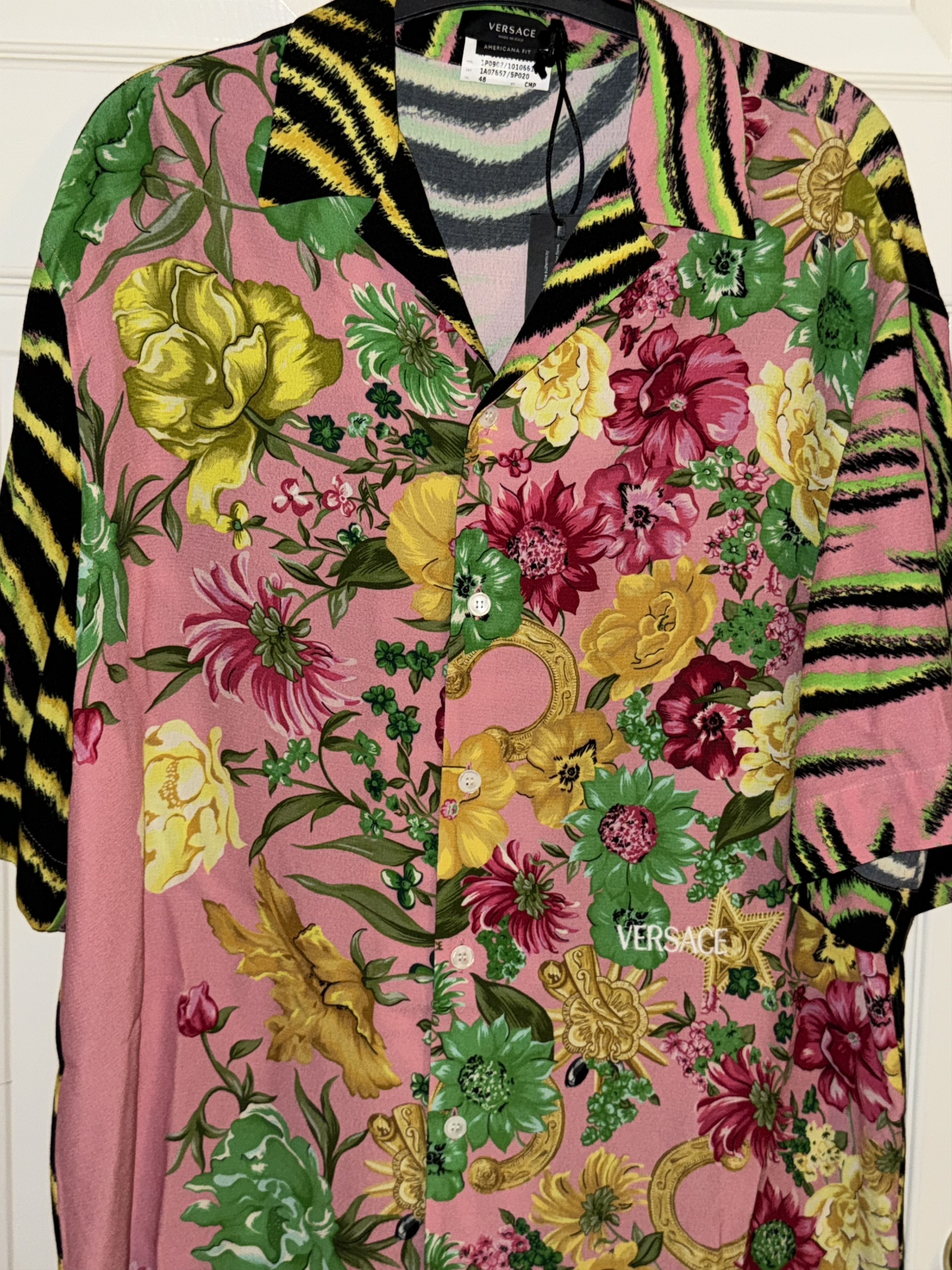 AUTH MENS VERSACE BUTTON UP SHIRT SIZE 48 LOOSE FIT M/L
