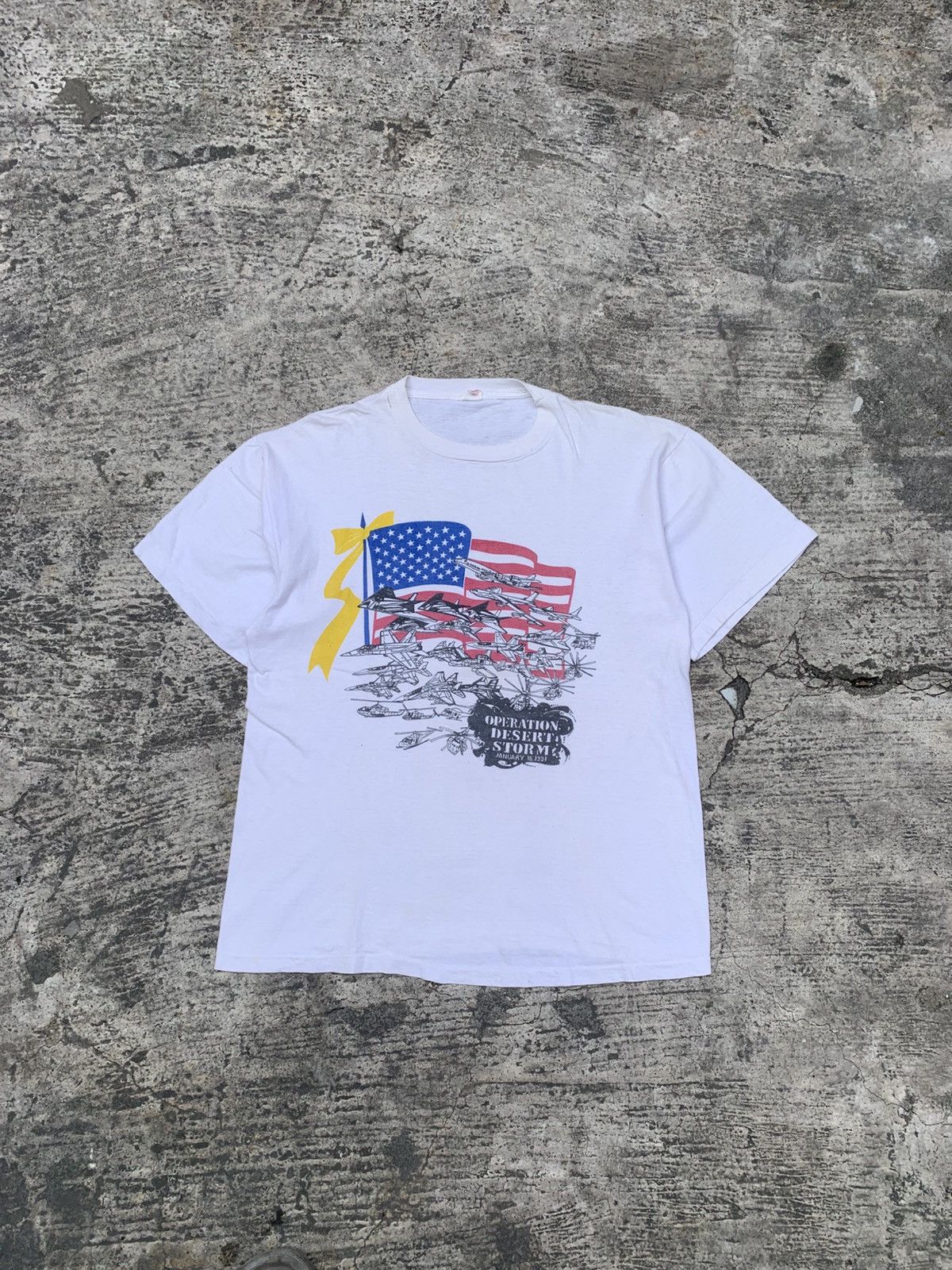 Other Vintage 1991's operation desert storm tshirt Size US XL / EU 56 / 4 - 1 Thumbnail