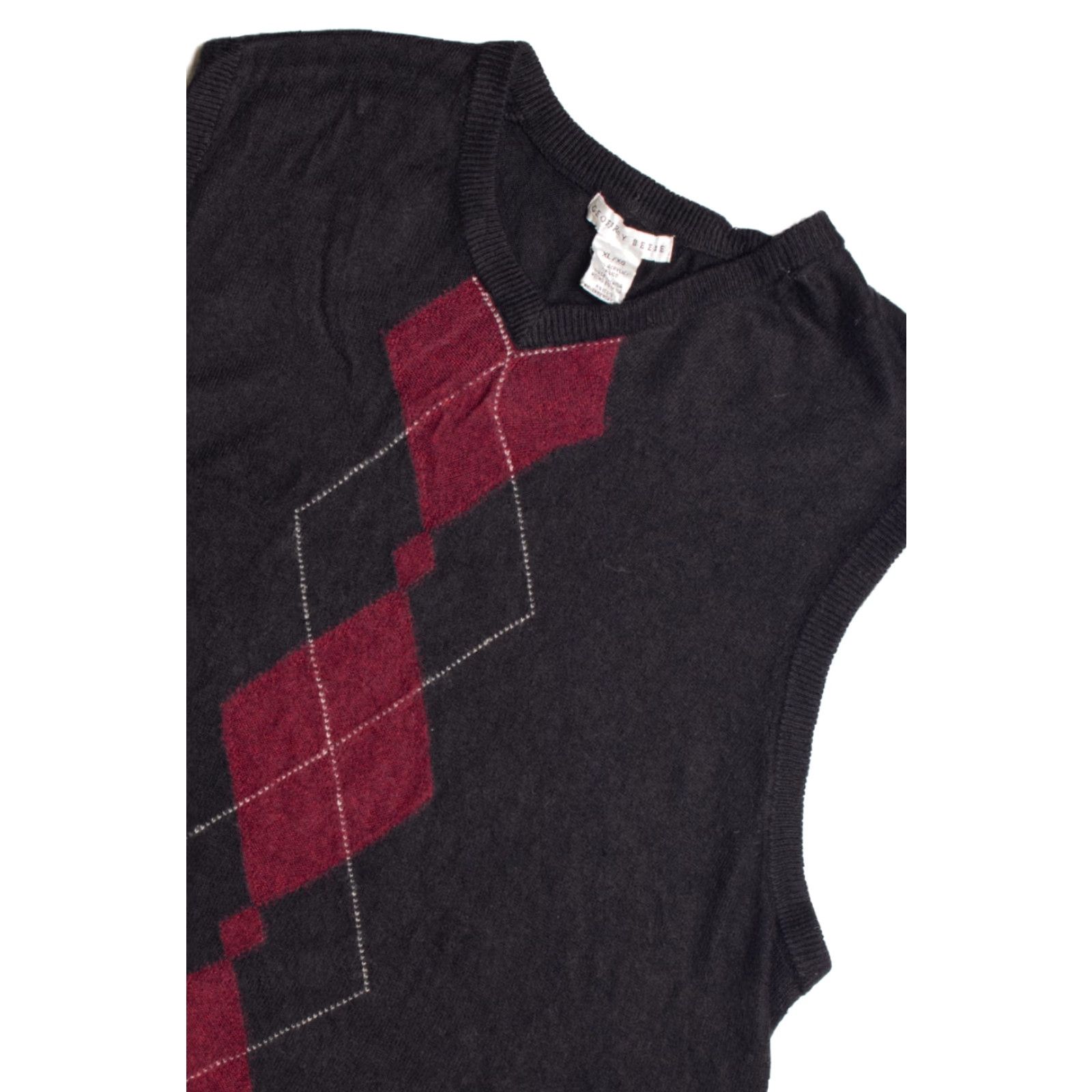 X-LARGE VINTAGE Geoffrey Beene Argyle Sweater Vest X-Large Black Red Diamond Knit (no brand) Knitted Vest Mens X-Large Black Argyle Sweater Vest Size US XL / EU 56 / 4 - 2 Thumbnail