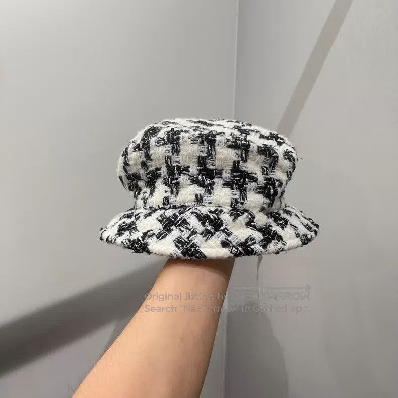 Chanel Chanel Size L Side small LOGO thousand-bird check black an Size ONE SIZE - 1 Thumbnail