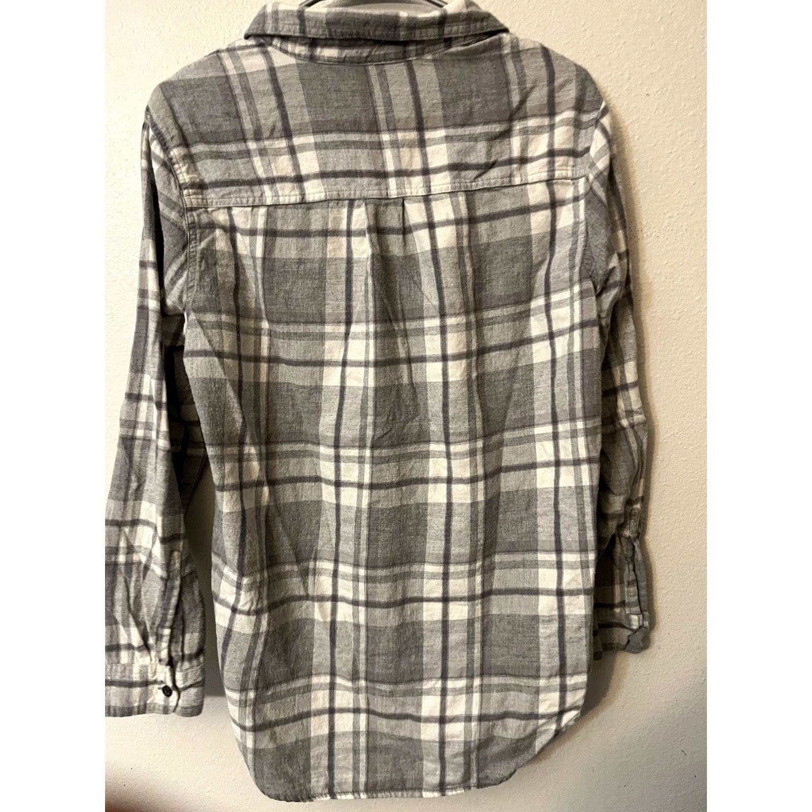Old Navy Old Navy Shirt Gray White Plaid Button Down Women's Size L Size L / US 10 / IT 46 - 2 Thumbnail