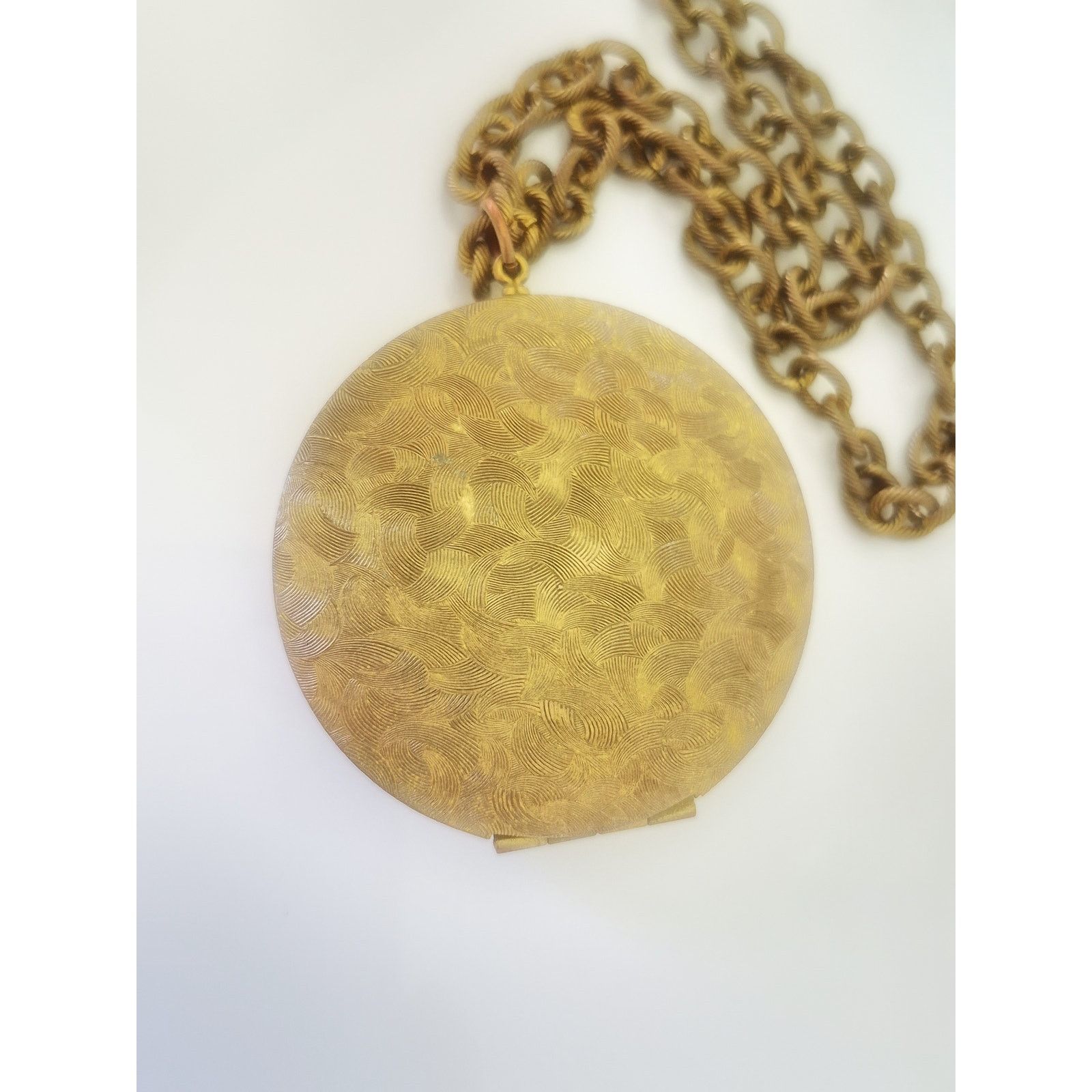 Other Vintage Large Round Ornate Locket Chain Necklace Size ONE SIZE - 3 Thumbnail
