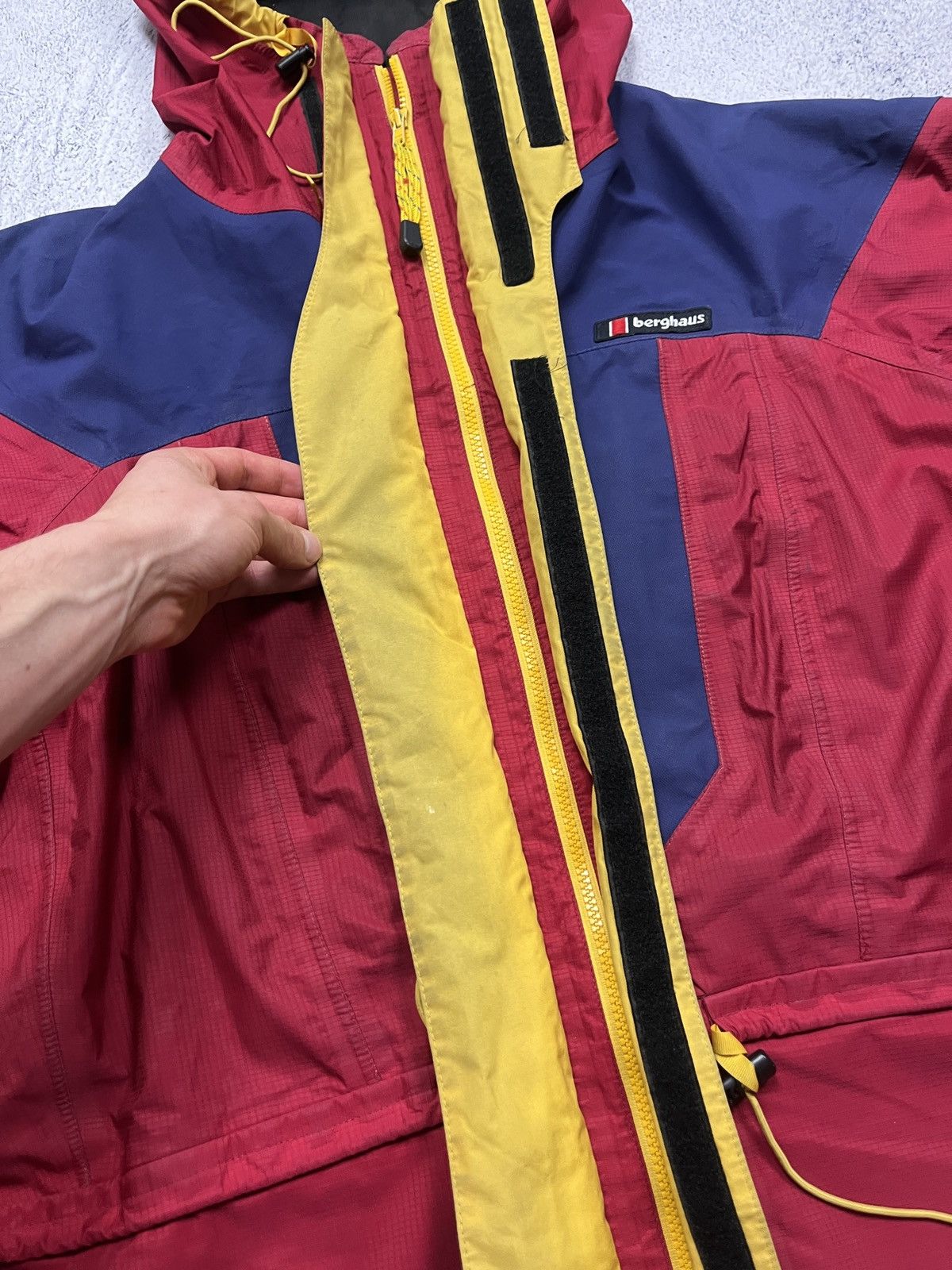 Vintage 90s Berghaus Trango Extreme Gore Tex Jacket Merapeak