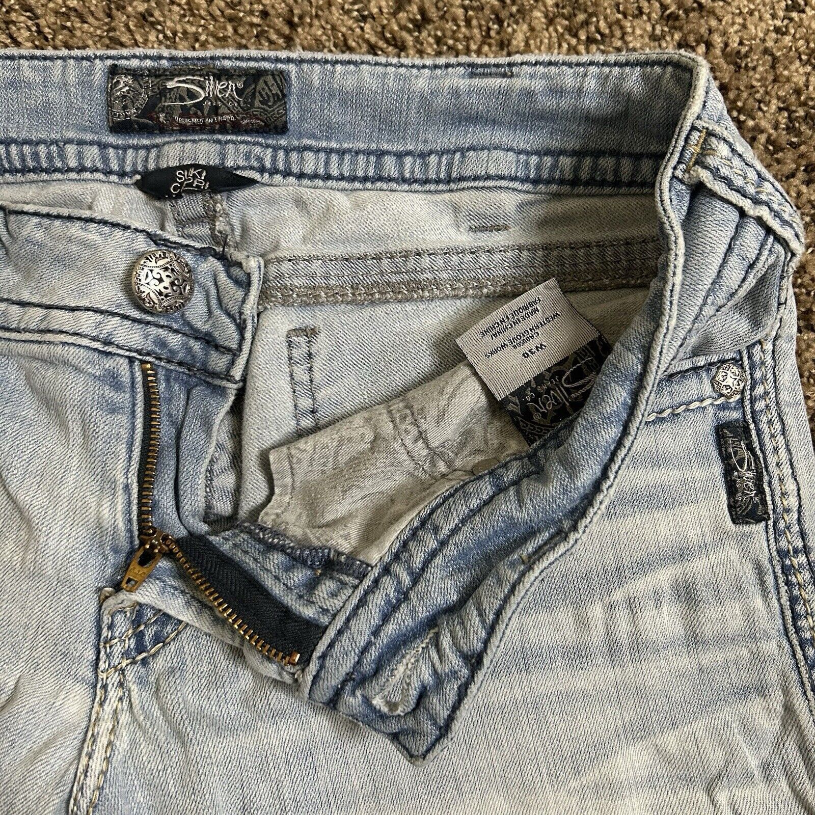 Silver Jeans Co. Y2k Silver Suki Capri Light Wash Jeans Size W30 Size 30" / US 8 / IT 44 - 2 Thumbnail