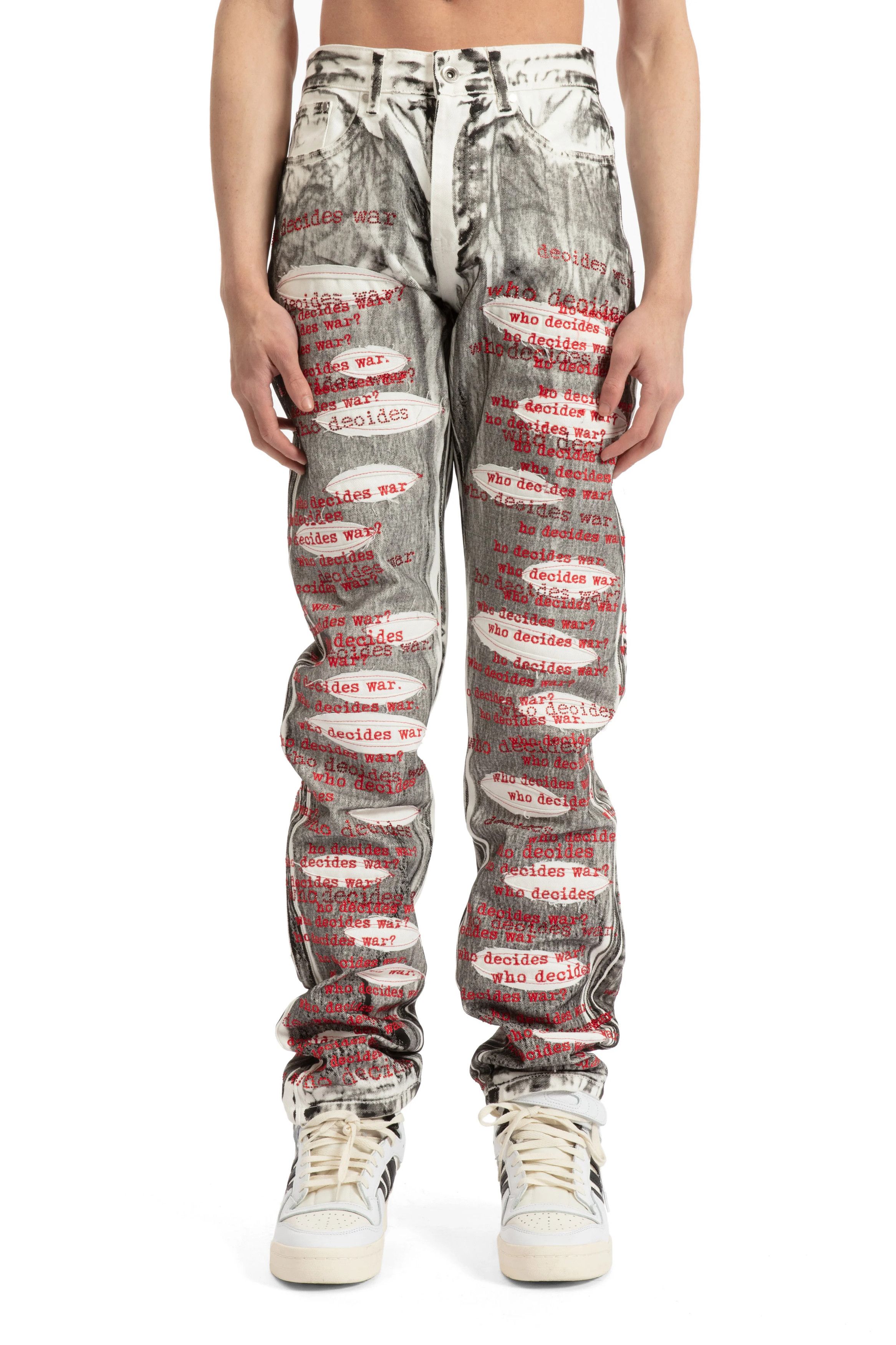 Who Decides War o1gr1nt0525 Flocked Scripture Denim in Grey Size US 26 / EU 42 - 2 Thumbnail