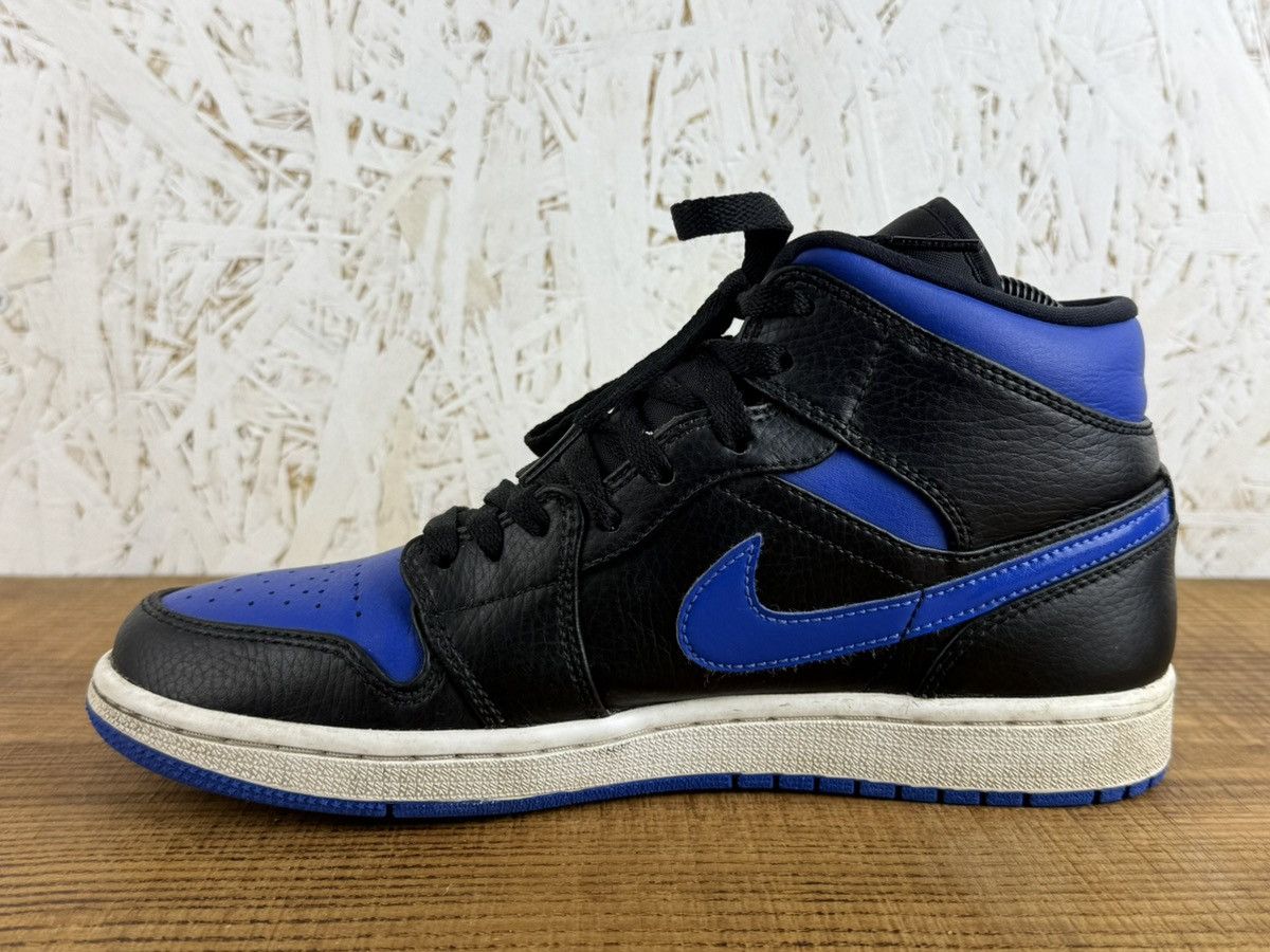 Jordan Brand Jordan 1 Mid Black Hyper Royal Blue Sneakers 554724-068 US8 Size US 8 / EU 41 - 6 Thumbnail