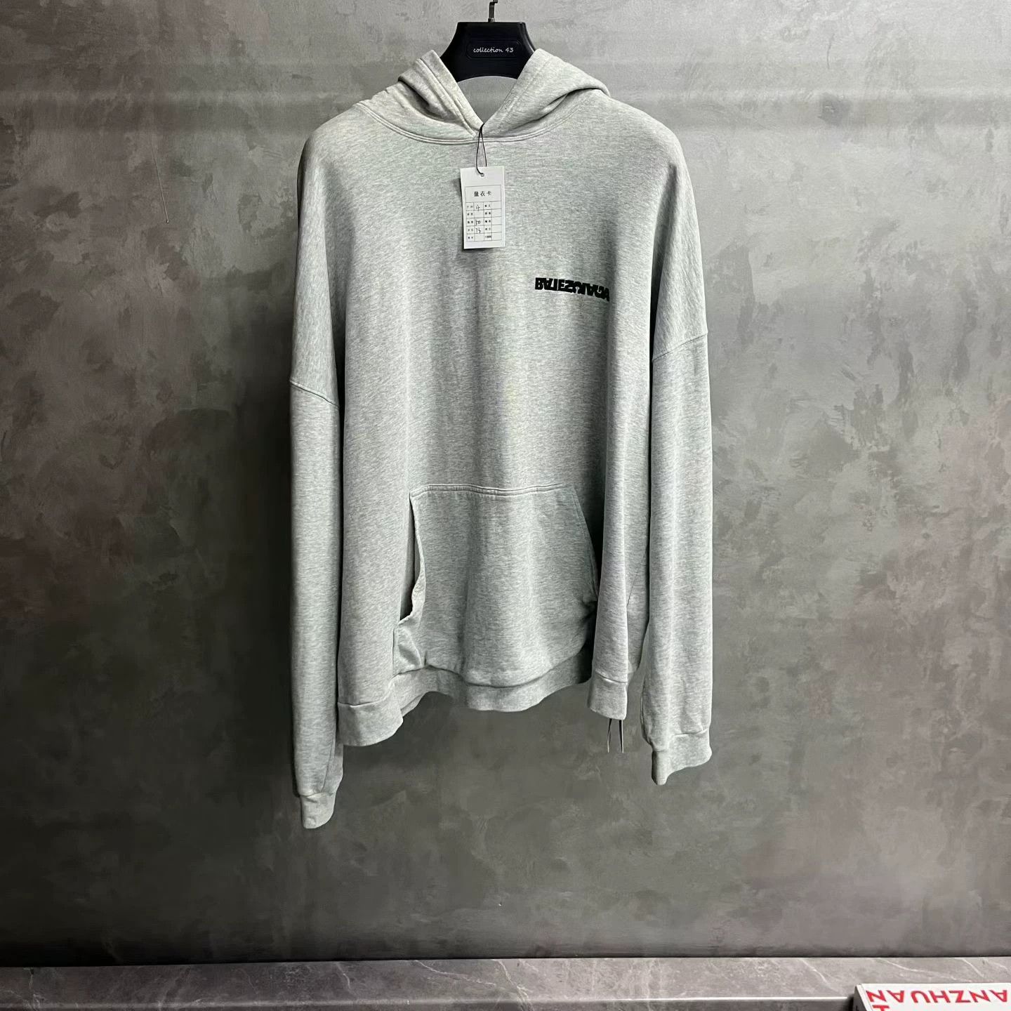 Balenciaga Balenciaga Retro Printed Gray Hoodie 4 Men Size US XS / EU 42 / 0 - 1 Thumbnail