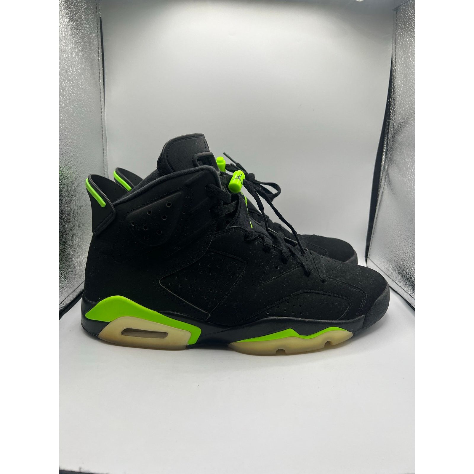 Jordan Brand Air Jordan 6 Retro “Electric Green” size 12 men’s used Size US 12 / EU 45 - 3 Thumbnail
