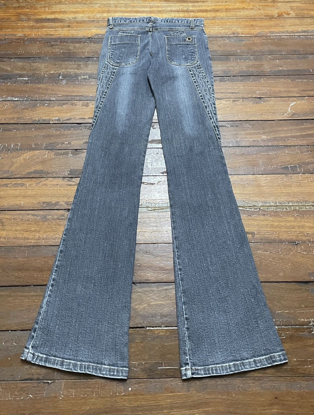 Le Grande Bleu (L.G.B.) Rare Vintage Japanese Brand Jouer Du Rock Flared Jeans 2000s Size US 29 - 2 Thumbnail