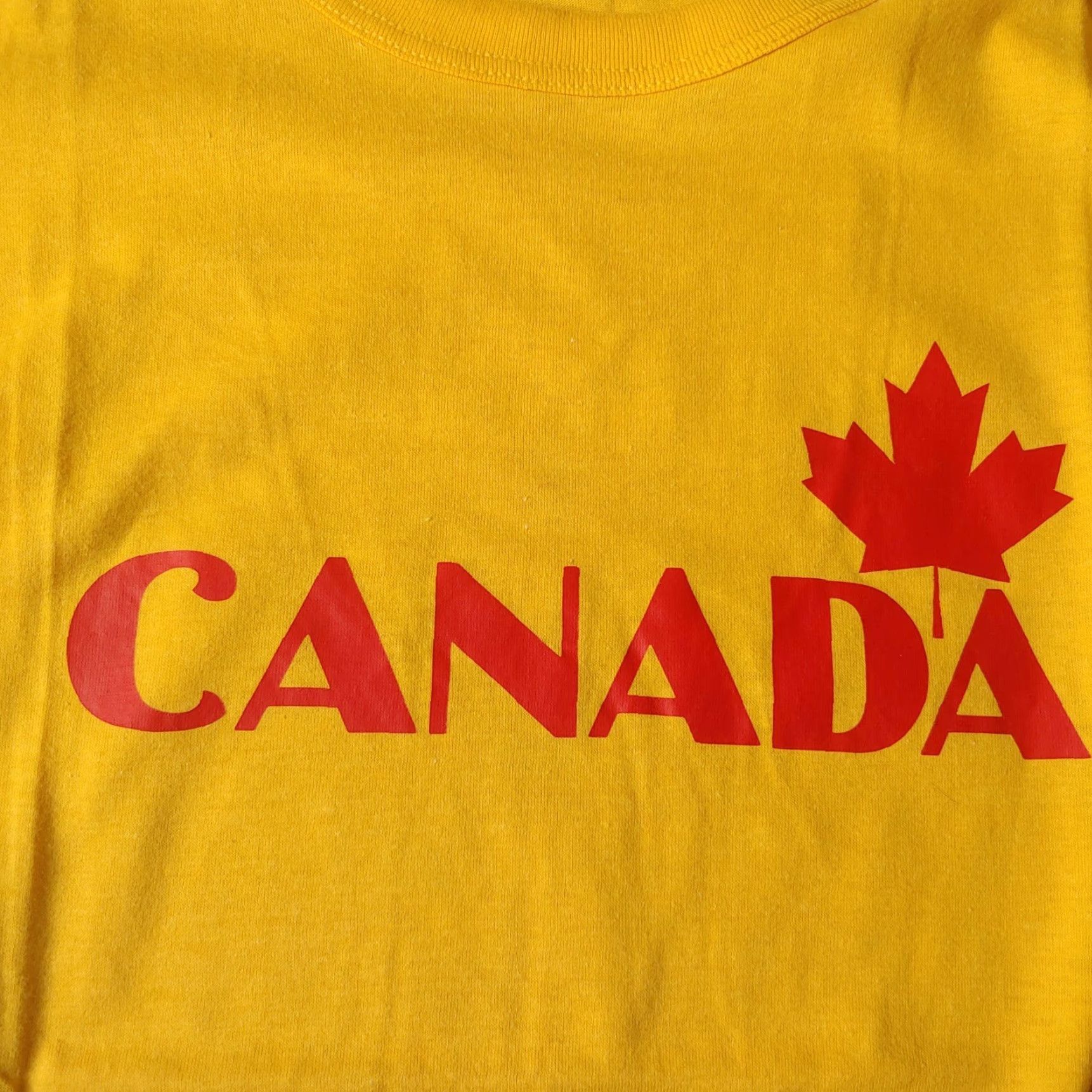 Vintage VINTAGE Fairline Canada T-Shirt Crew Neck Short Sleeve Maple Leaf Yellow Red 50/50 Large Mens Retro N.O.S. Size US L / EU 52-54 / 3 - 2 Thumbnail