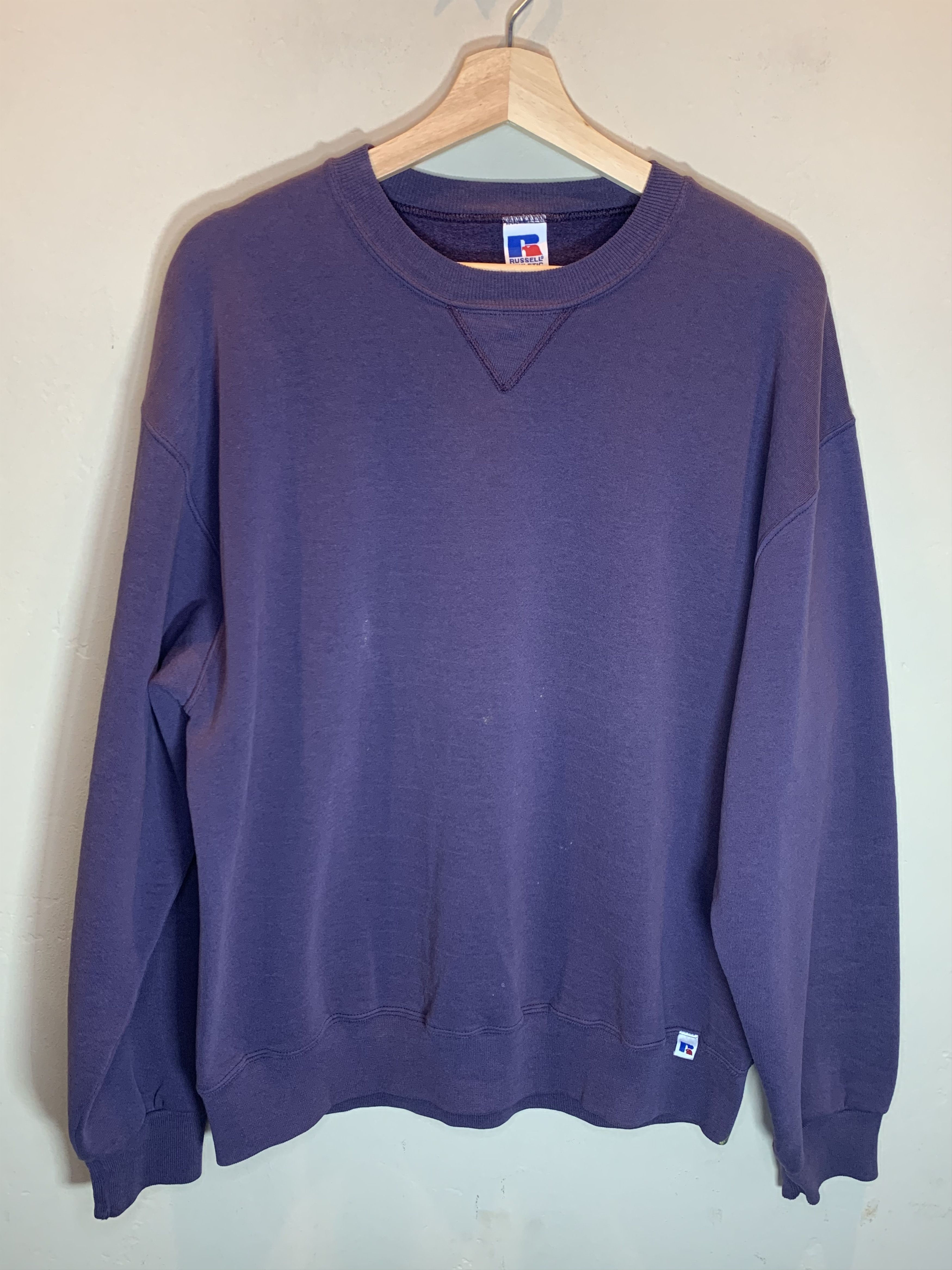 Russell Athletic RARE Vintage 90’s Single V Faded Russell Crewneck Sweatshirt Size US L / EU 52-54 / 3 - 1 Thumbnail