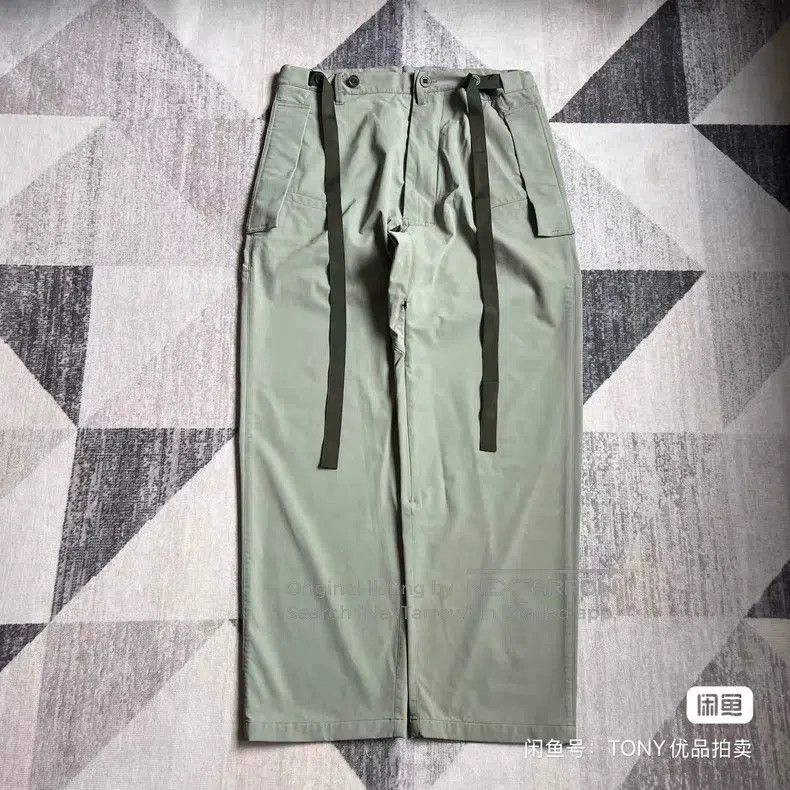 Acronym Acronym size M Mid-rise Loose Ventilated Design Functional Size US 38 / EU 54 - 9 Thumbnail