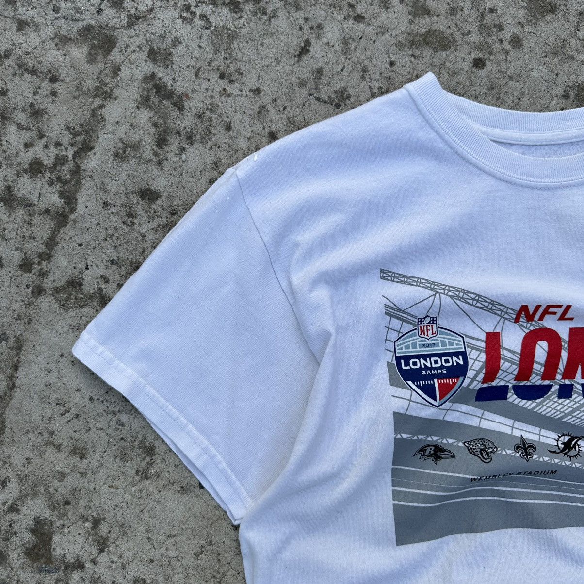 NFL Vintage Japanese Style NFL London Games T-shirts Big Logo Size US M / EU 48-50 / 2 - 3 Thumbnail